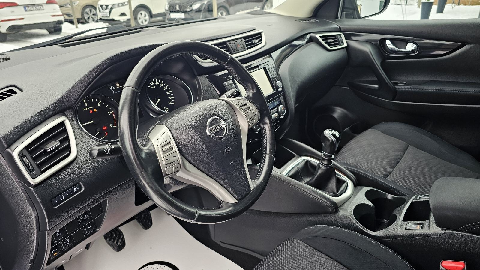 Nissan Qashqai 1,5 dCi 360°NAVIMKAMERA,CLIMATRONIC,GR.SJ,REG.3/2027, fotografija 16