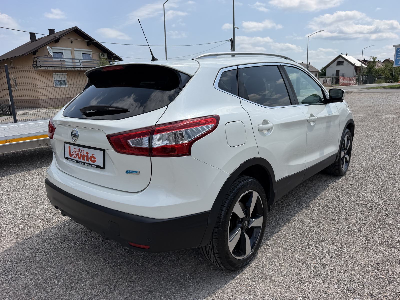 Nissan Qashqai 1,5 dCi Tekna - NAVIGACIJA - KAMERA 360 - GARANCIJA, fotografija 4