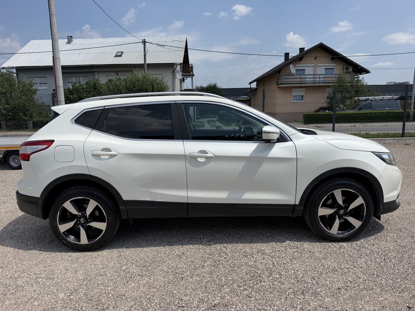Nissan Qashqai 1,5 dCi Tekna - NAVIGACIJA - KAMERA 360 - GARANCIJA, fotografija 3