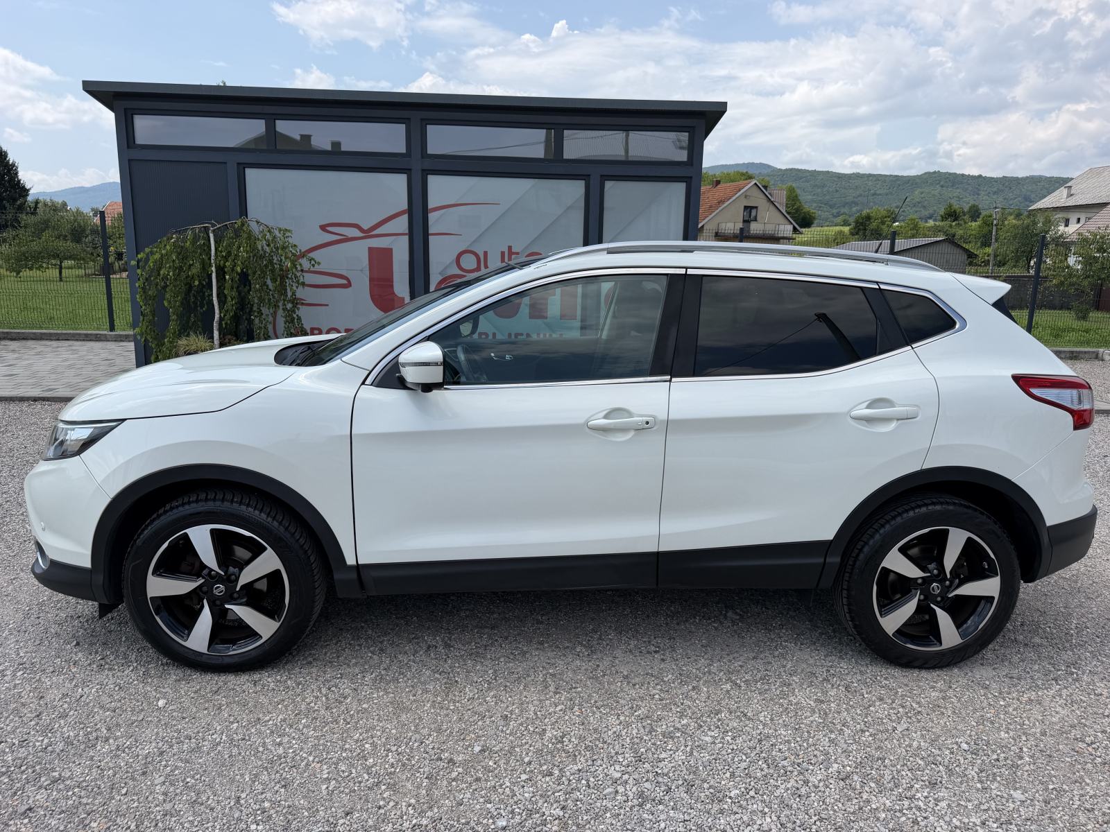 Nissan Qashqai 1,5 dCi Tekna - NAVIGACIJA - KAMERA 360 - GARANCIJA, fotografija 6