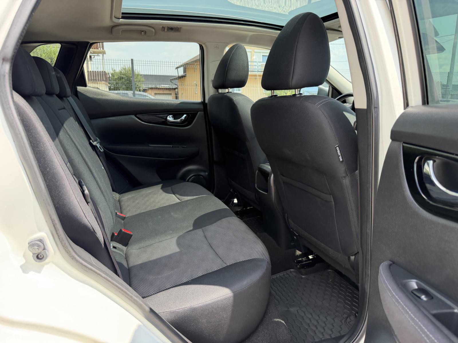 Nissan Qashqai 1,5 dCi Tekna - NAVIGACIJA - KAMERA 360 - GARANCIJA, fotografija 11