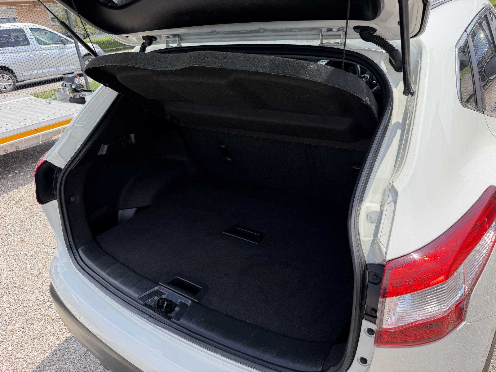 Nissan Qashqai 1,5 dCi Tekna - NAVIGACIJA - KAMERA 360 - GARANCIJA, fotografija 10