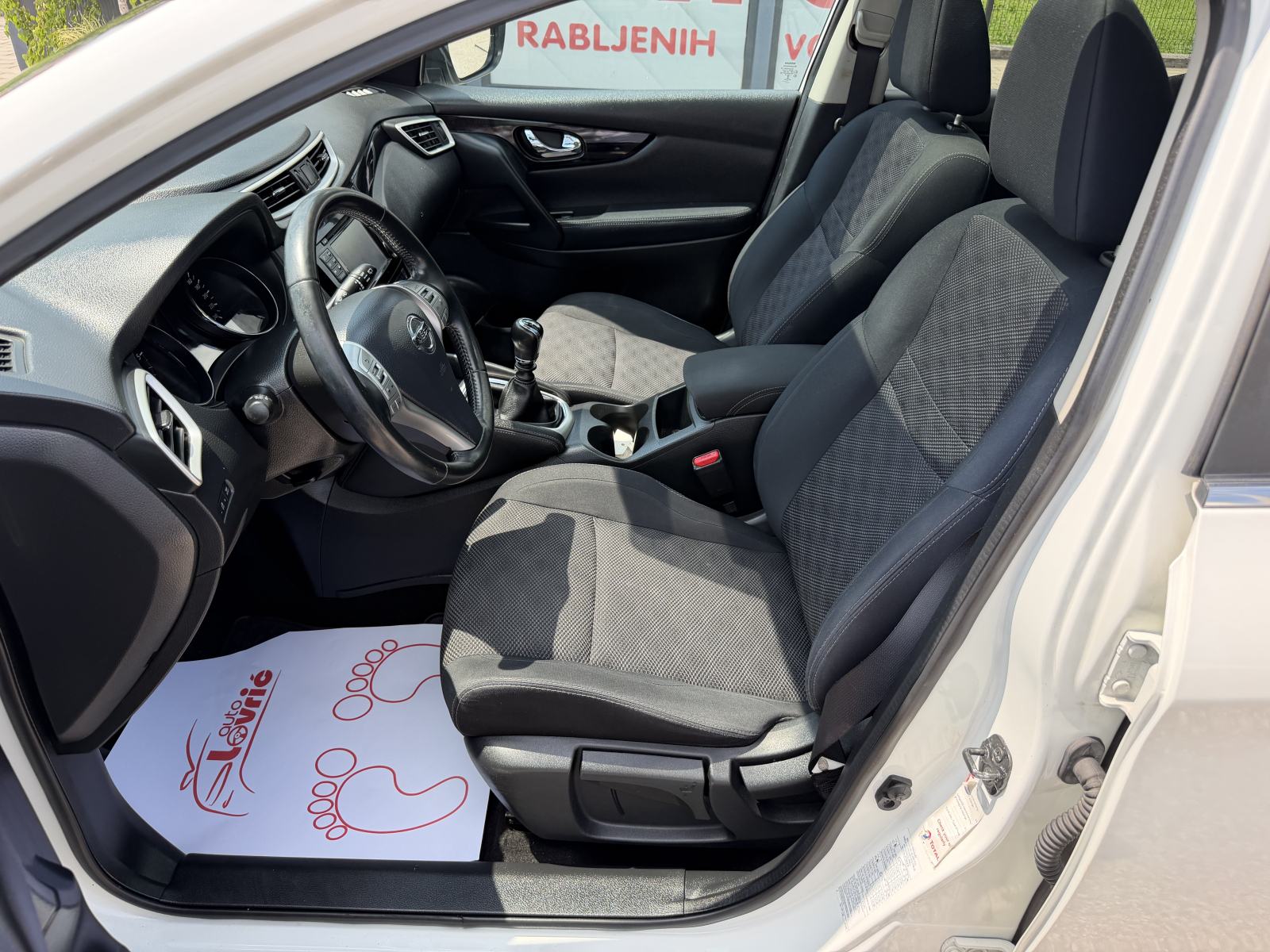 Nissan Qashqai 1,5 dCi Tekna - NAVIGACIJA - KAMERA 360 - GARANCIJA, fotografija 16