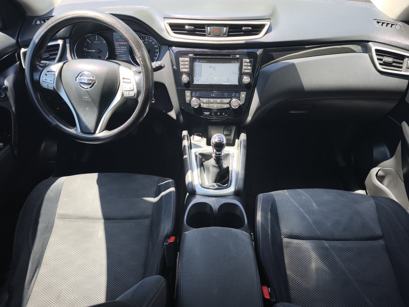 Nissan Qashqai 1,5 dCi 6 BRZINA NAVI PARK SENZORI I KAMERA LED KUKA, fotografija 16