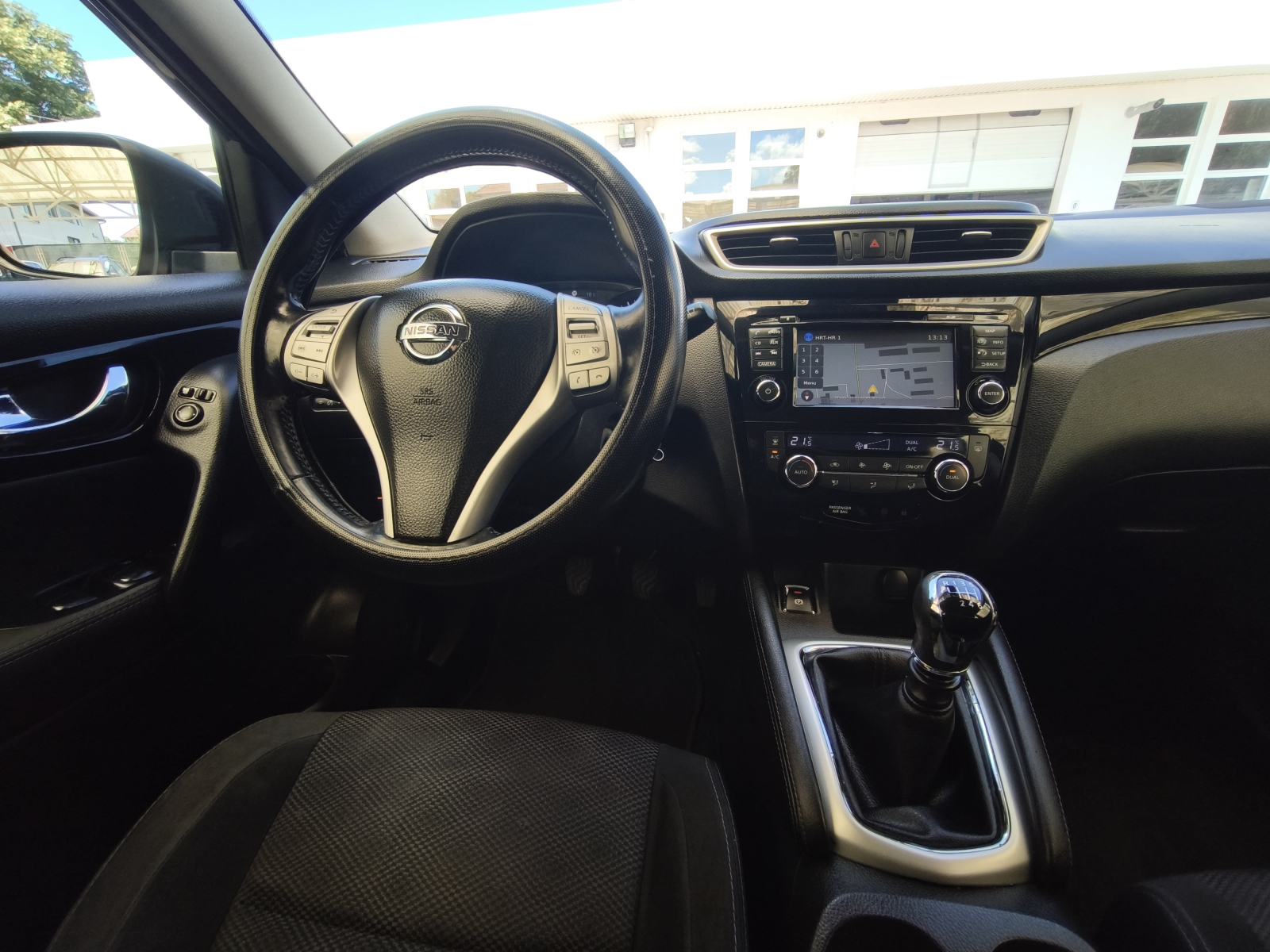 Nissan Qashqai 1,5 dCi 6 BRZINA NAVI PARK SENZORI I KAMERA LED KUKA, fotografija 17