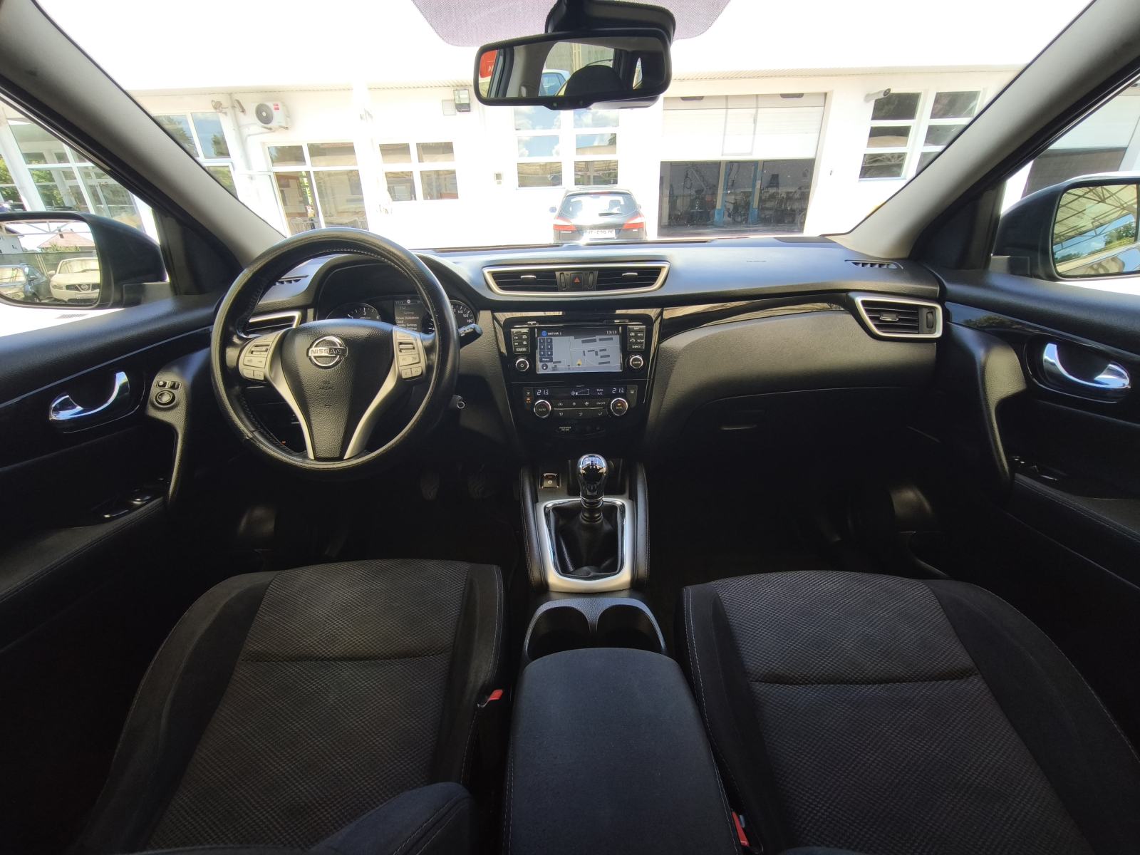 Nissan Qashqai 1,5 dCi 6 BRZINA NAVI PARK SENZORI I KAMERA LED KUKA, fotografija 15