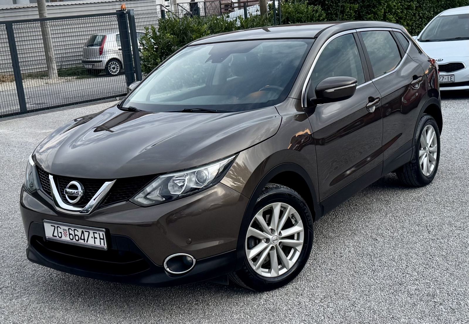 Nissan Qashqai 1,5 dCi = 88 000 km = Kupljen nov u HR -- 1. VLASNIK, fotografija 2