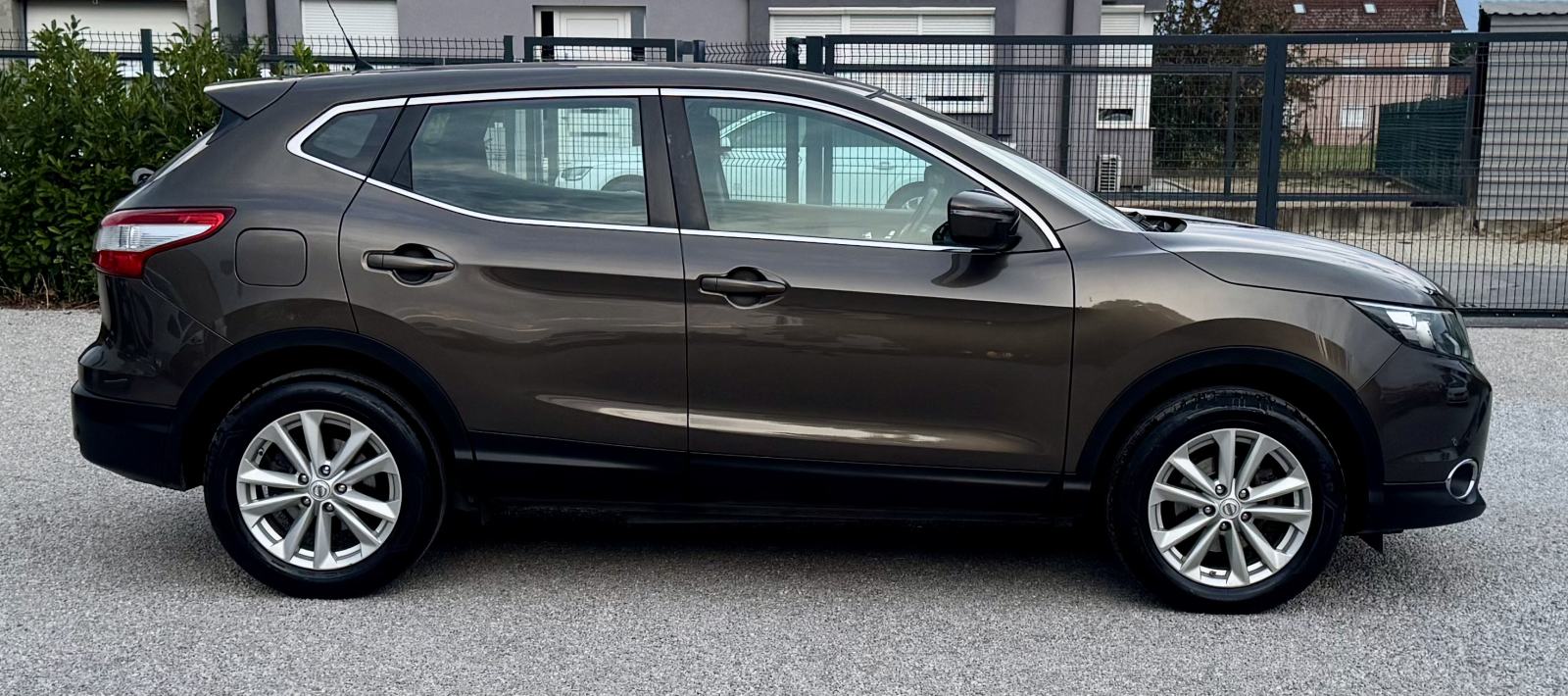 Nissan Qashqai 1,5 dCi = 88 000 km = Kupljen nov u HR -- 1. VLASNIK, fotografija 6