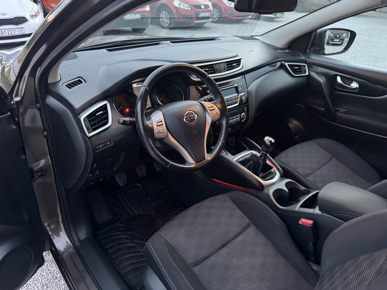 Nissan Qashqai 1,5 dCi = 88 000 km = Kupljen nov u HR -- 1. VLASNIK, fotografija 8