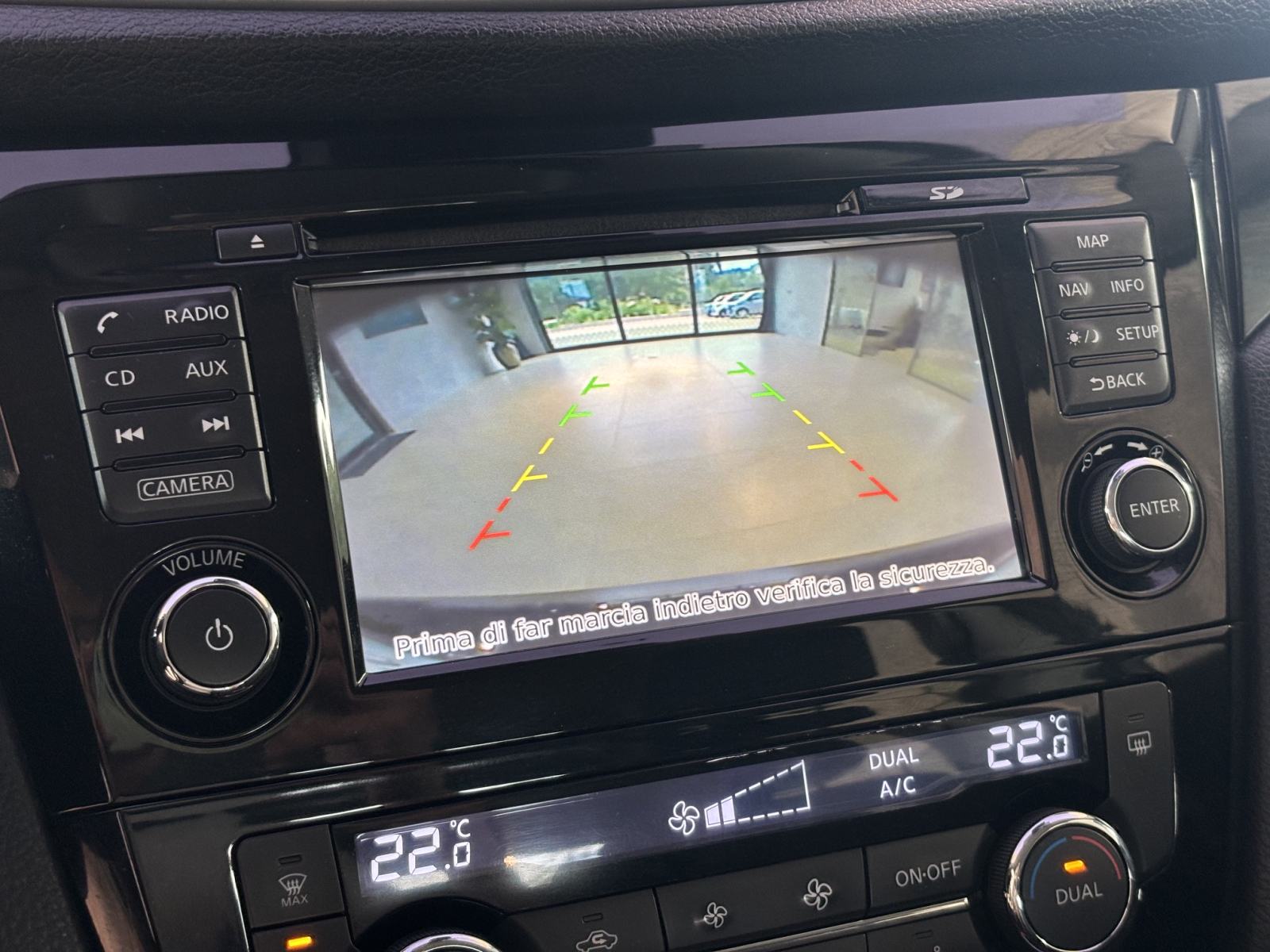 Nissan Qashqai 1.5 dCi Acenta - kamera, navigacija, alu 17", fotografija 13