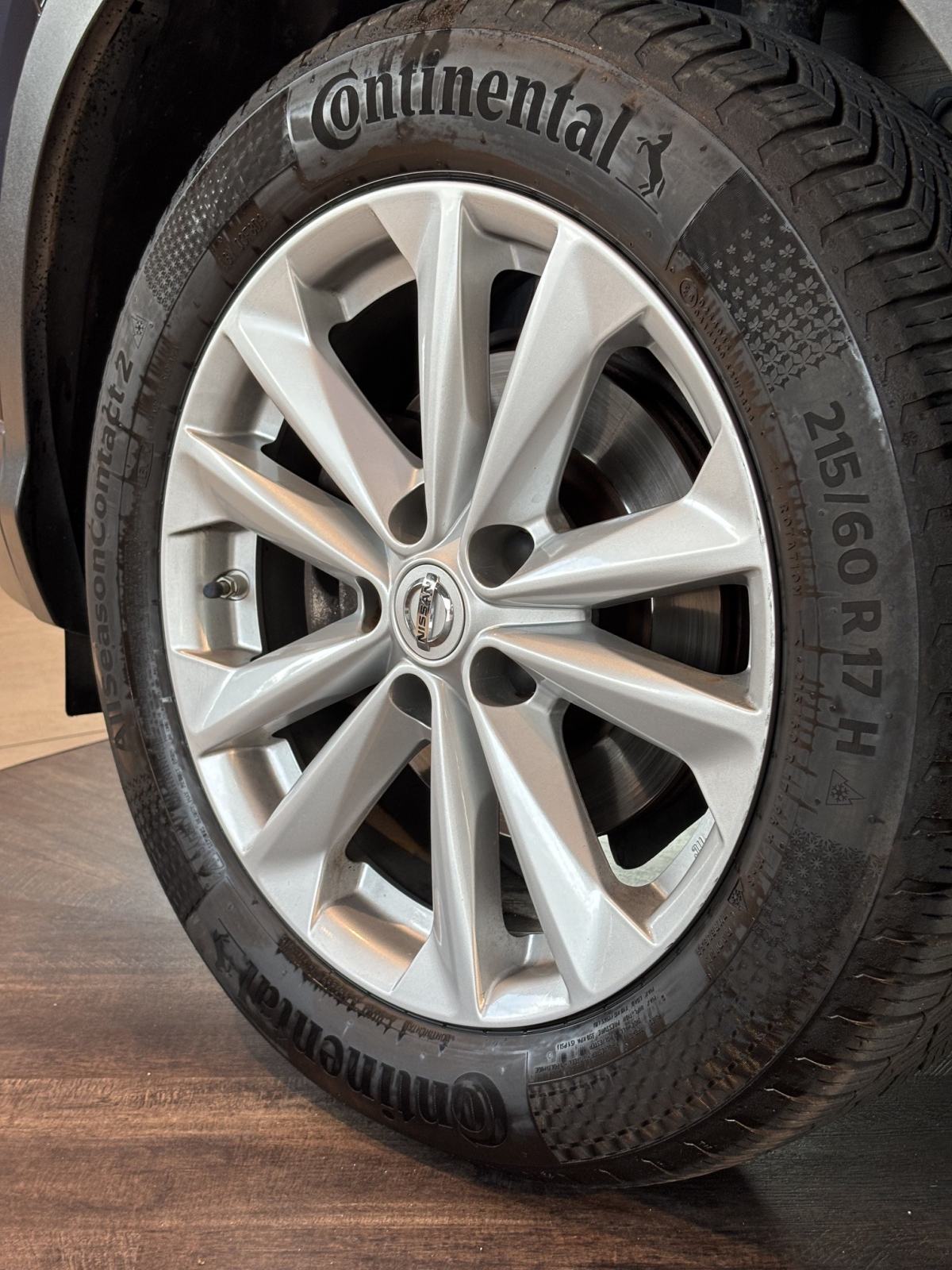 Nissan Qashqai 1.5 dCi Acenta - kamera, navigacija, alu 17", fotografija 19