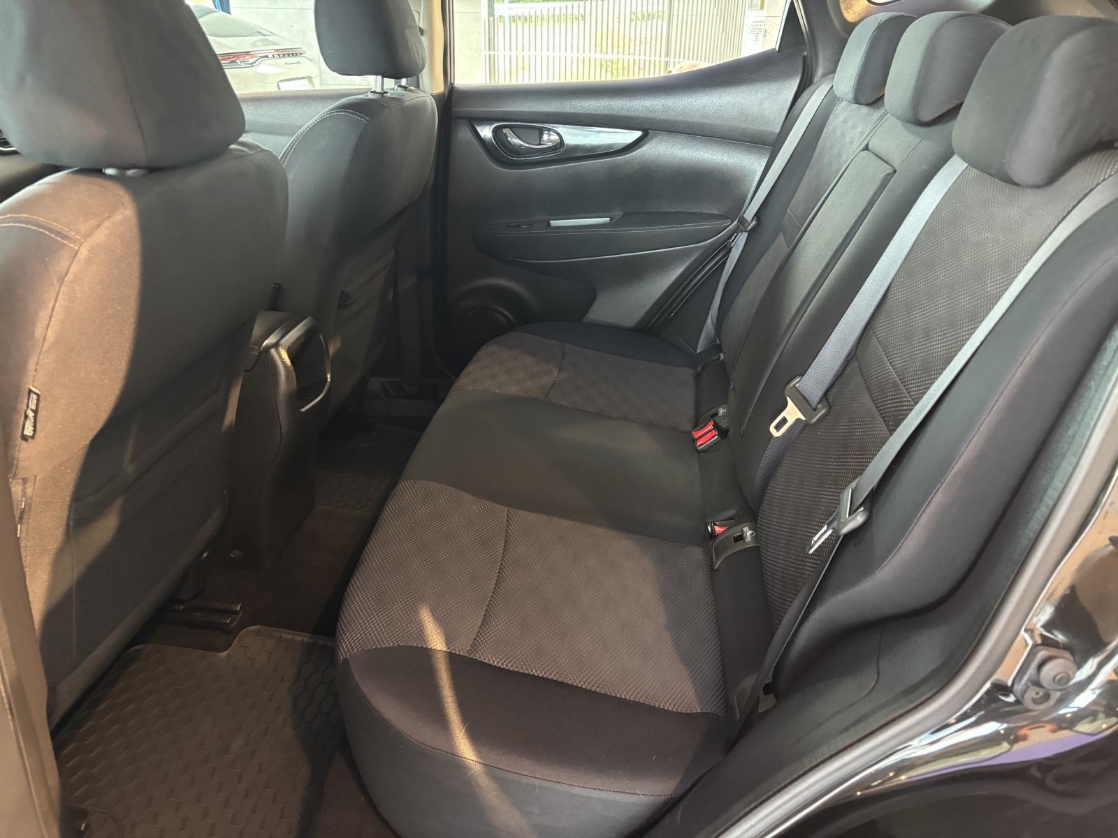 Nissan Qashqai 1.5 dCi Acenta - kamera, navigacija, alu 17", fotografija 11