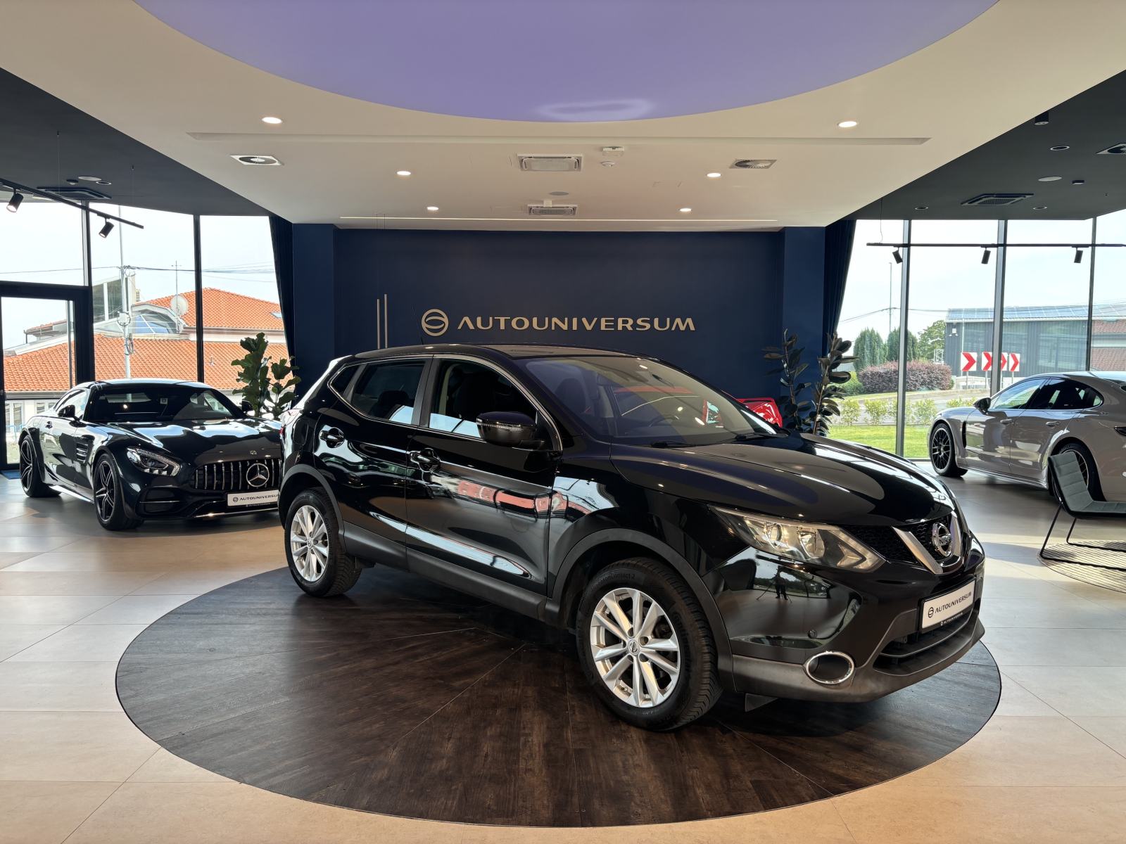 Nissan Qashqai 1.5 dCi Acenta - kamera, navigacija, alu 17", fotografija 2