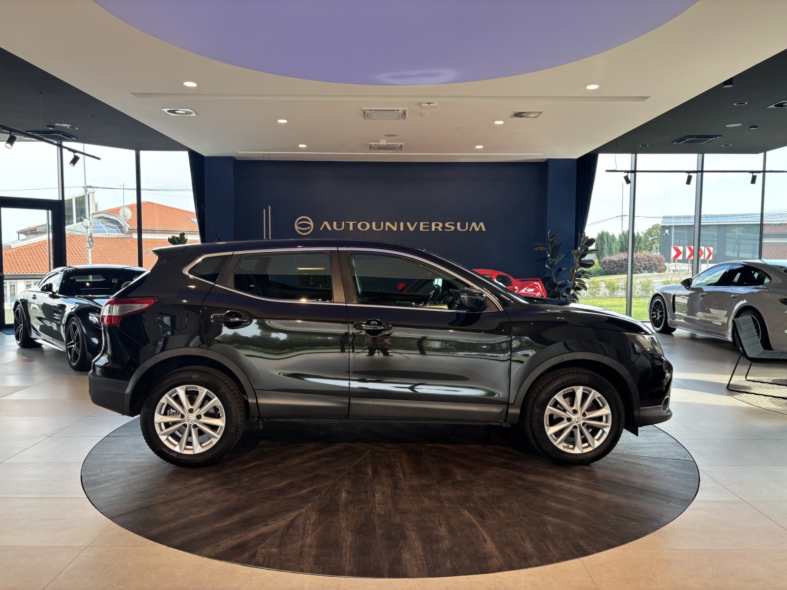 Nissan Qashqai 1.5 dCi Acenta - kamera, navigacija, alu 17", fotografija 6