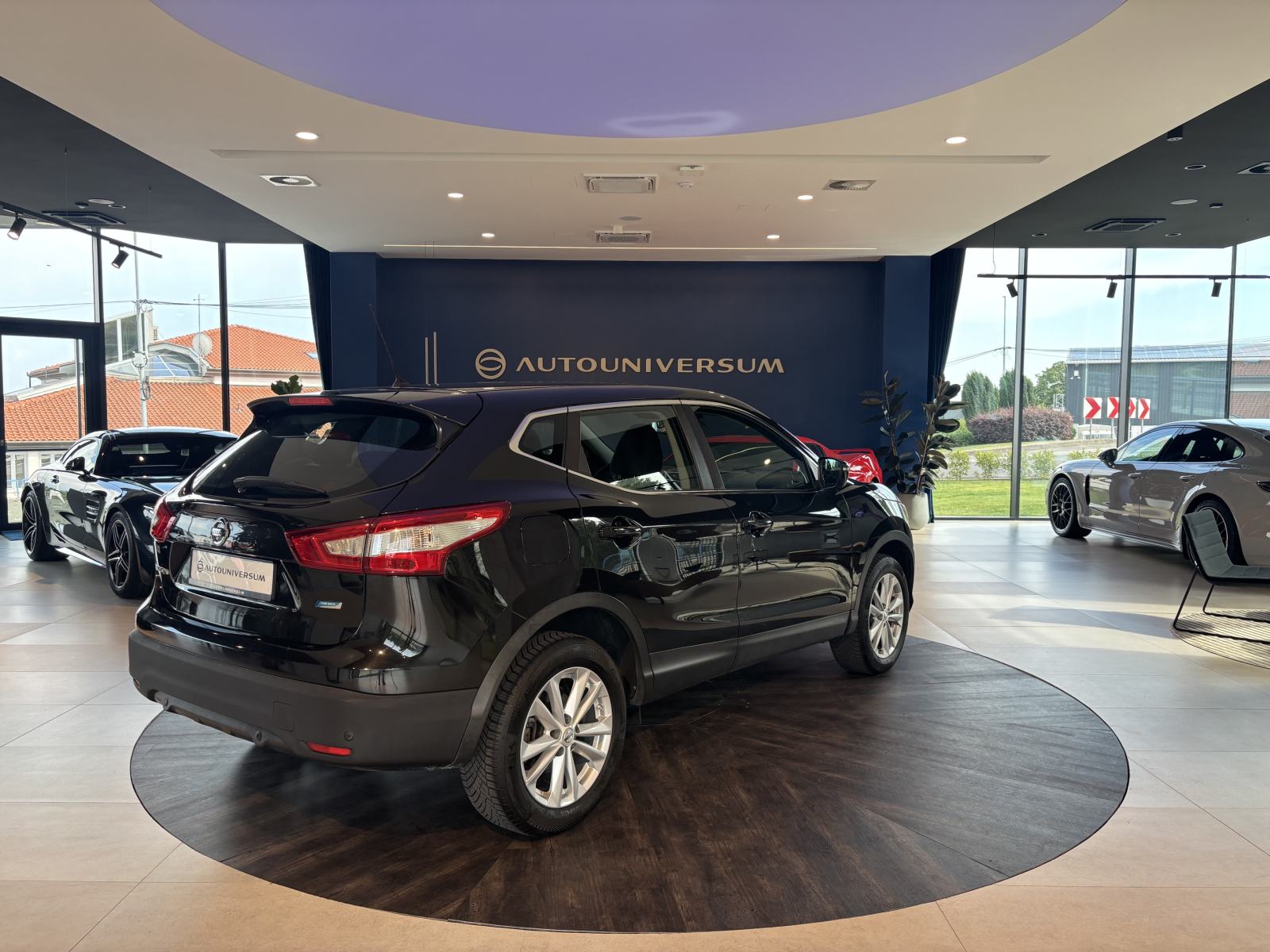 Nissan Qashqai 1.5 dCi Acenta - kamera, navigacija, alu 17", fotografija 4