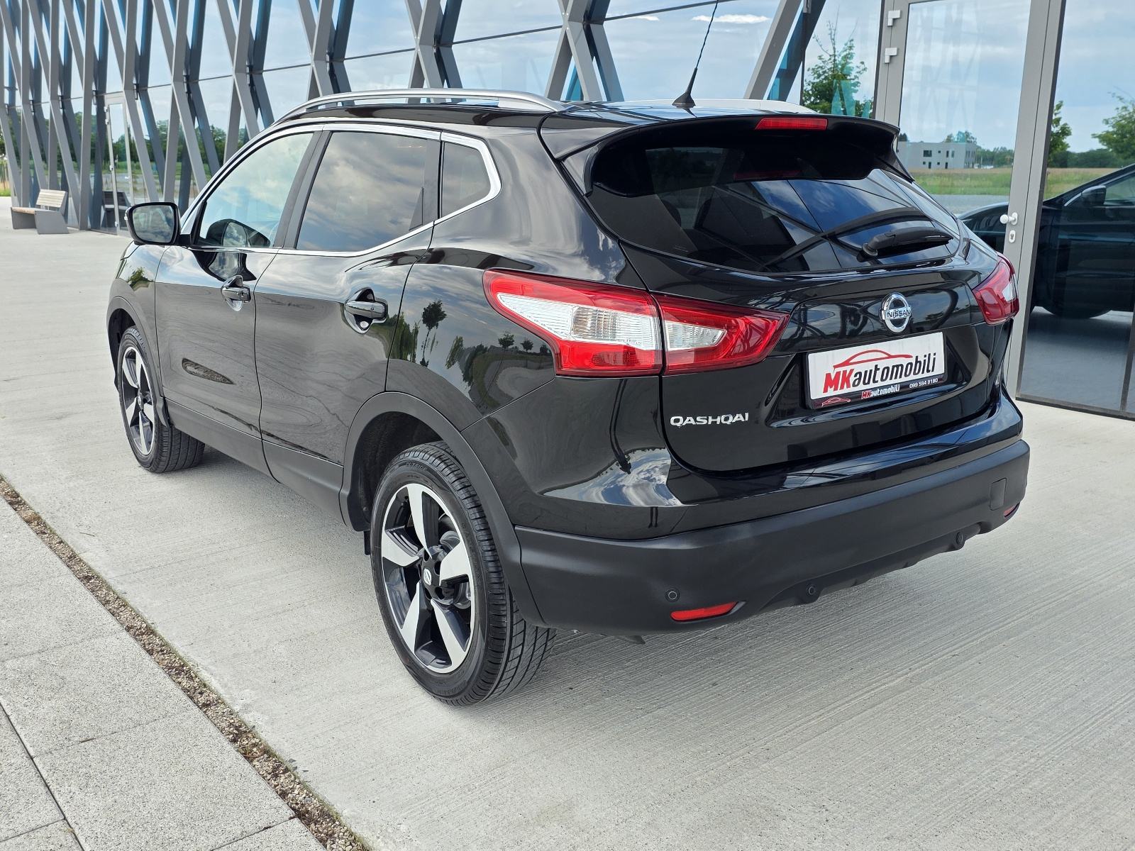 Nissan Qashqai 1,5 dCi ALU 18,NAVI,PANORAMA,KAMERA 360, fotografija 4