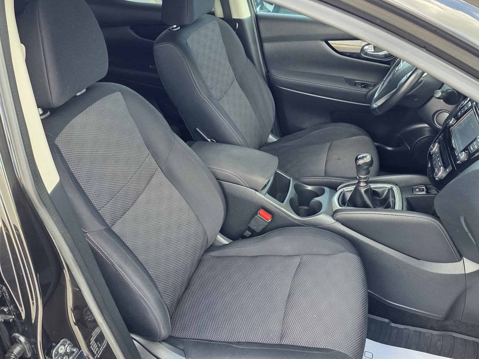 Nissan Qashqai 1,5 dCi ALU 18,NAVI,PANORAMA,KAMERA 360, fotografija 12