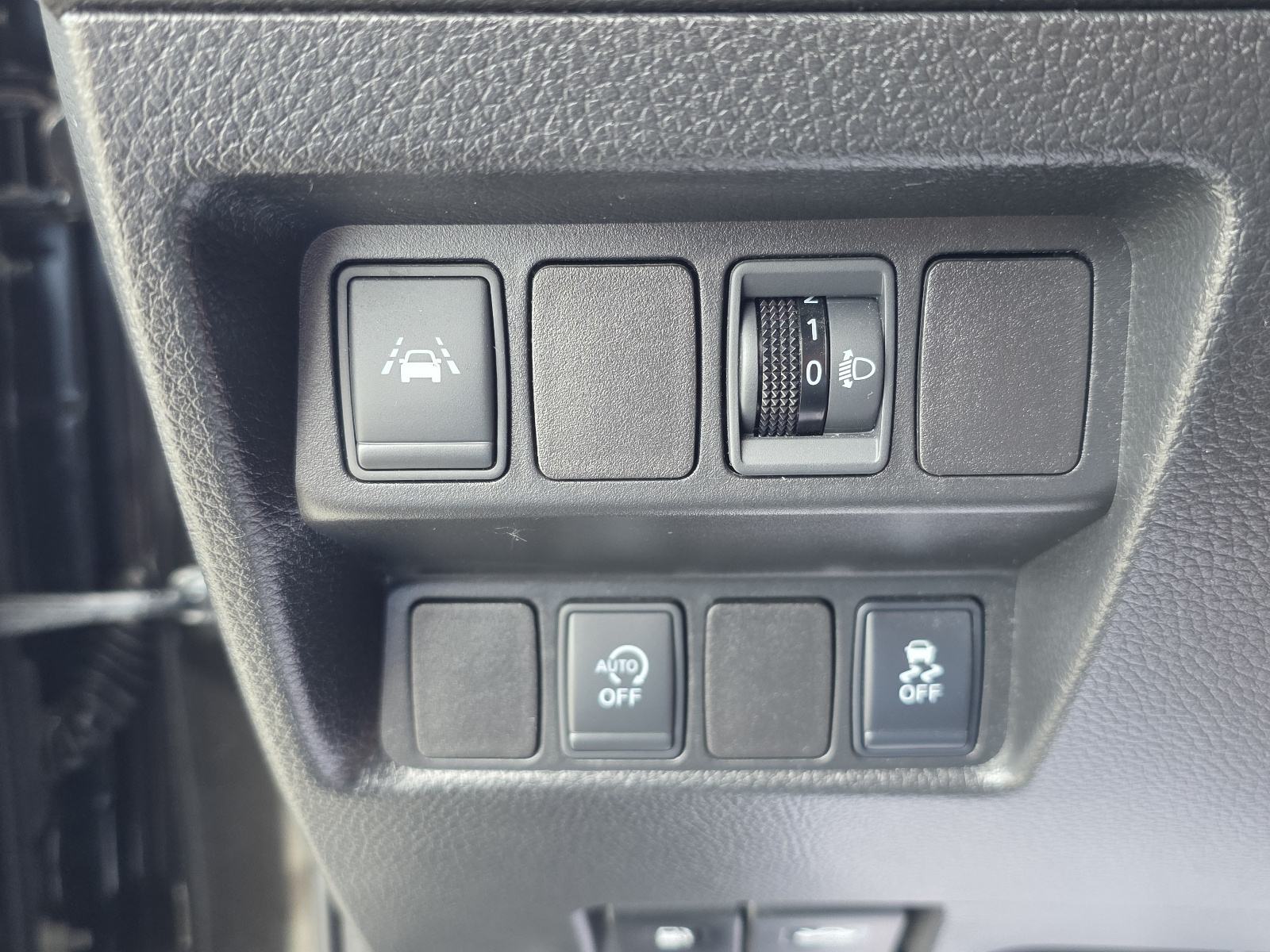 Nissan Qashqai 1,5 dCi ALU 18,NAVI,PANORAMA,KAMERA 360, fotografija 19