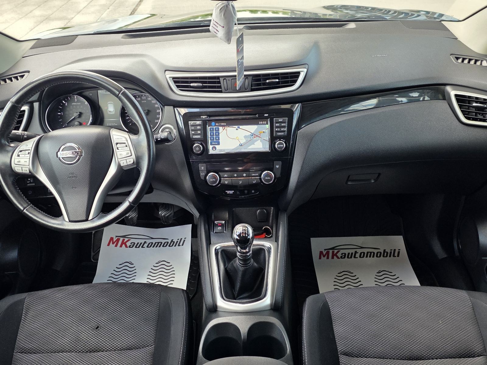 Nissan Qashqai 1,5 dCi ALU 18,NAVI,PANORAMA,KAMERA 360, fotografija 17