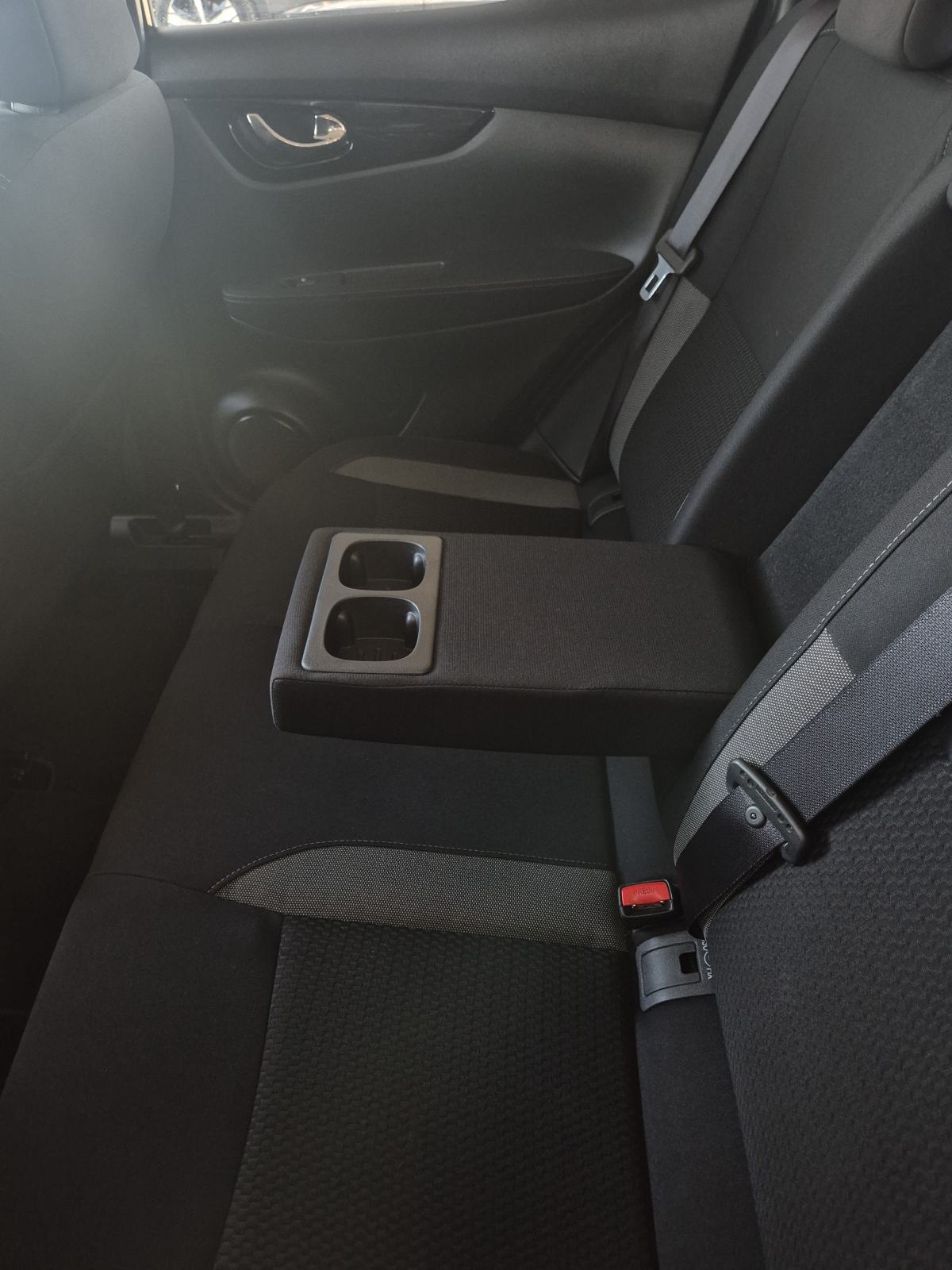 Nissan Qashqai 1,5 dCi - R.KAMERA,NAVI, LEASING BEZ UČEŠĆA I BEZ JAMCA, fotografija 17