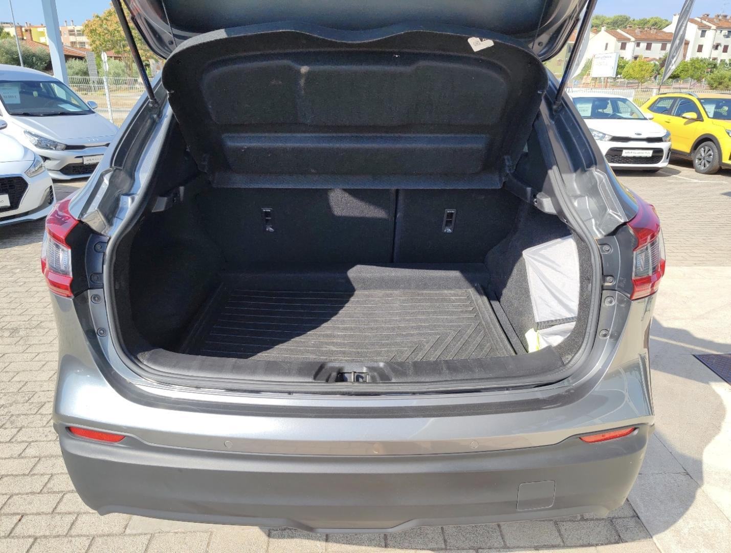Nissan Qashqai 1.5 dci automatik, fotografija 2
