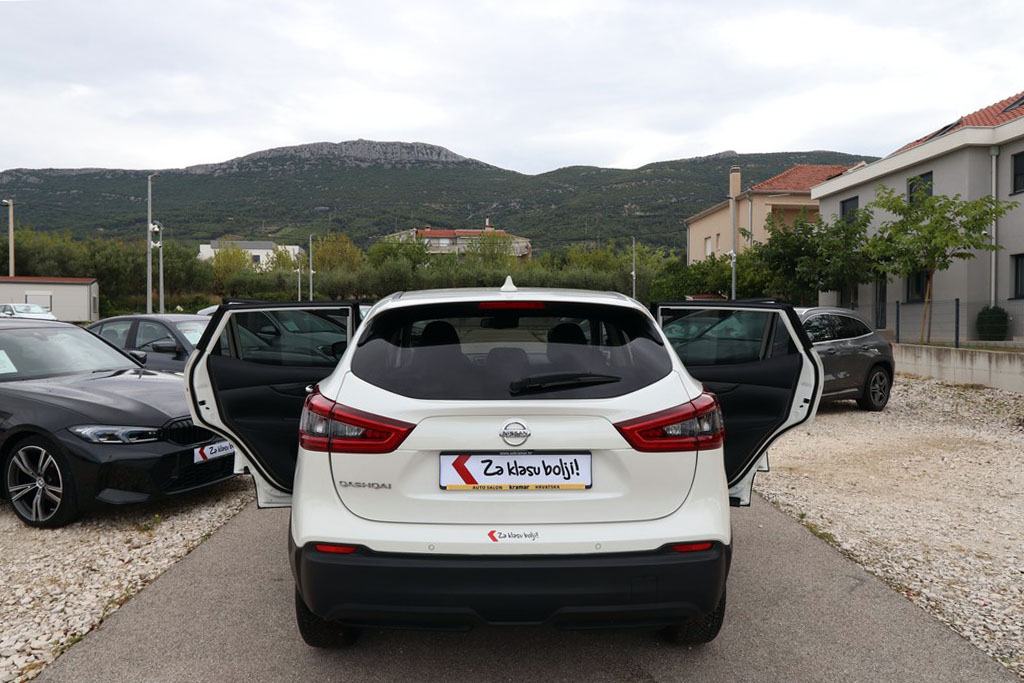 -AKCIJA- Nissan Qashqai 1.5 DCI Automatik Xtronic Acenta Business, fotografija 16