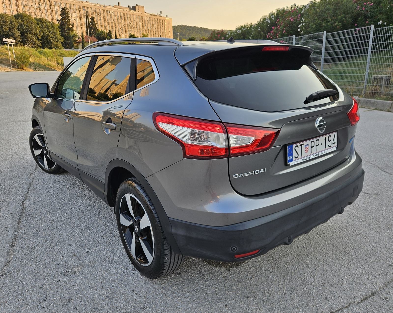 NISSAN QASHQAI 1,5 dCi • FULL OPREMA • TOP STANJE • JAMSTVO 12 MJESECI, pogled izvana - slika 4