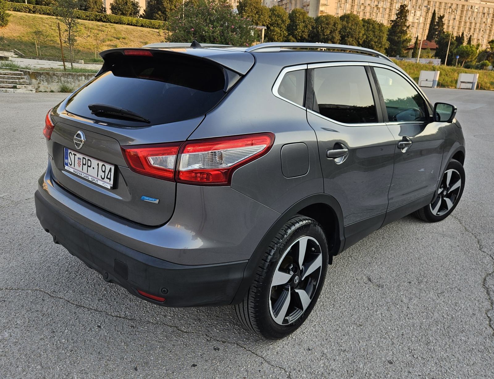 NISSAN QASHQAI 1,5 dCi • FULL OPREMA • TOP STANJE • JAMSTVO 12 MJESECI, pogled izvana - slika 3