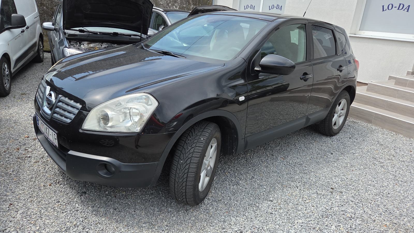 Nissan Qashqai 1,5 dCi nove gume kuka servisna, pogled izvana - slika 1