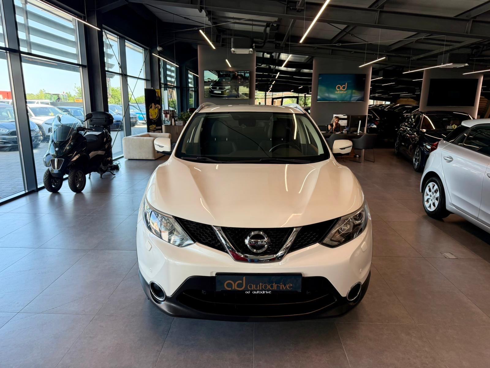 Nissan Qashqai 1,5 dCi KLIMA • SERVISNA • NAVI • KAMERA • ALU, fotografija 3