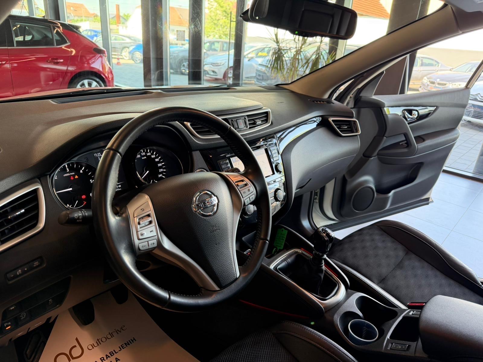 Nissan Qashqai 1,5 dCi KLIMA • SERVISNA • NAVI • KAMERA • ALU, fotografija 12