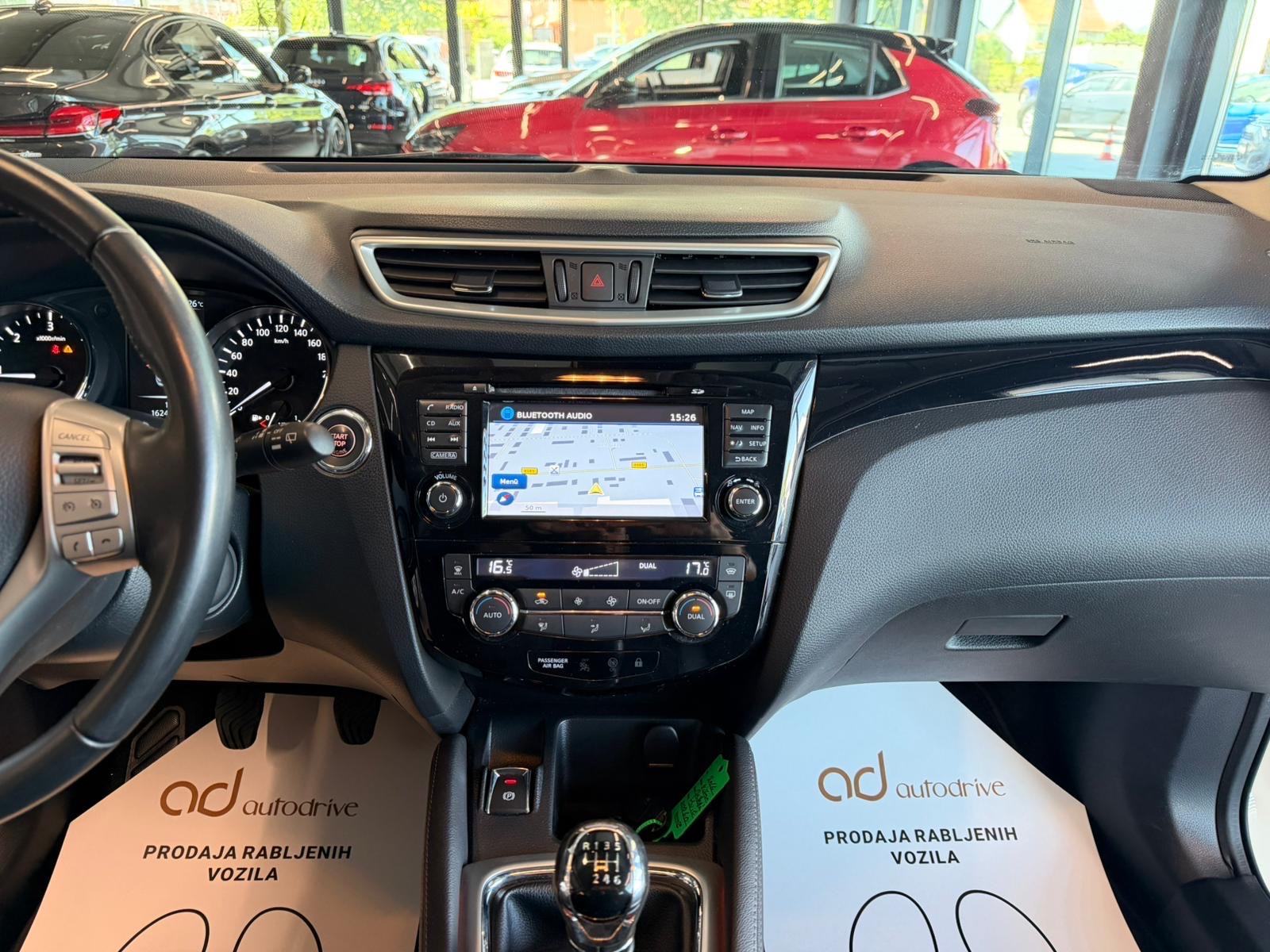Nissan Qashqai 1,5 dCi KLIMA • SERVISNA • NAVI • KAMERA • ALU, fotografija 18