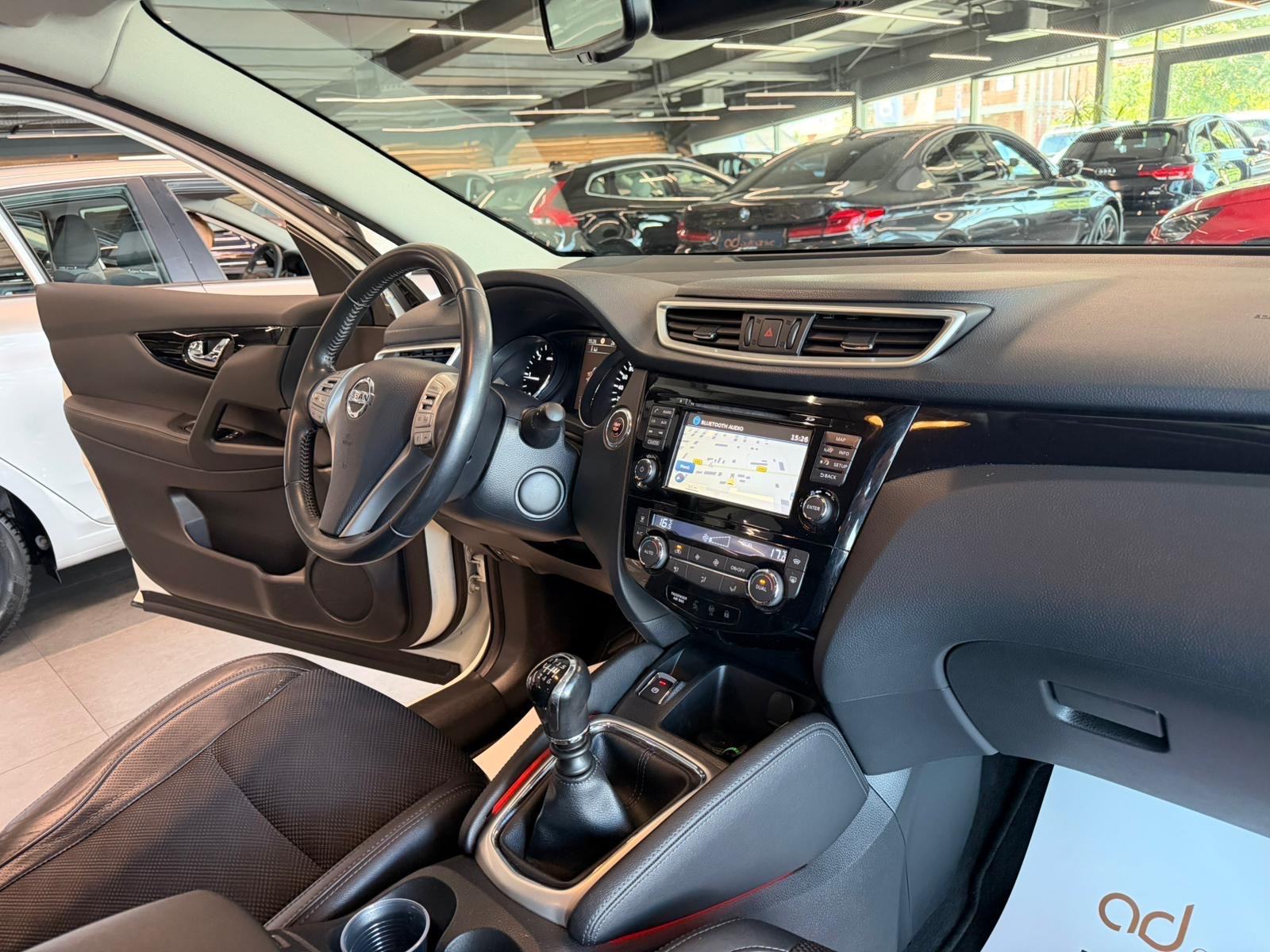 Nissan Qashqai 1,5 dCi KLIMA • SERVISNA • NAVI • KAMERA • ALU, fotografija 20