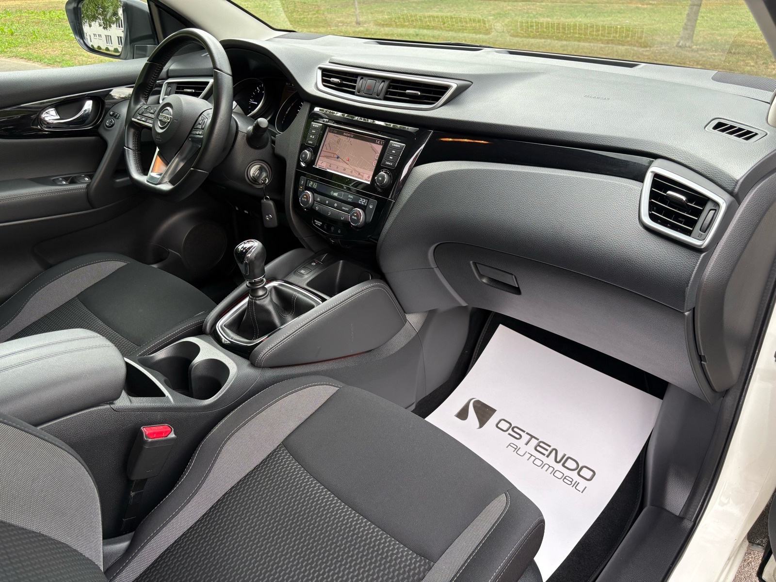 Nissan Qashqai 1,5 dCi N-Connecta, fotografija 14