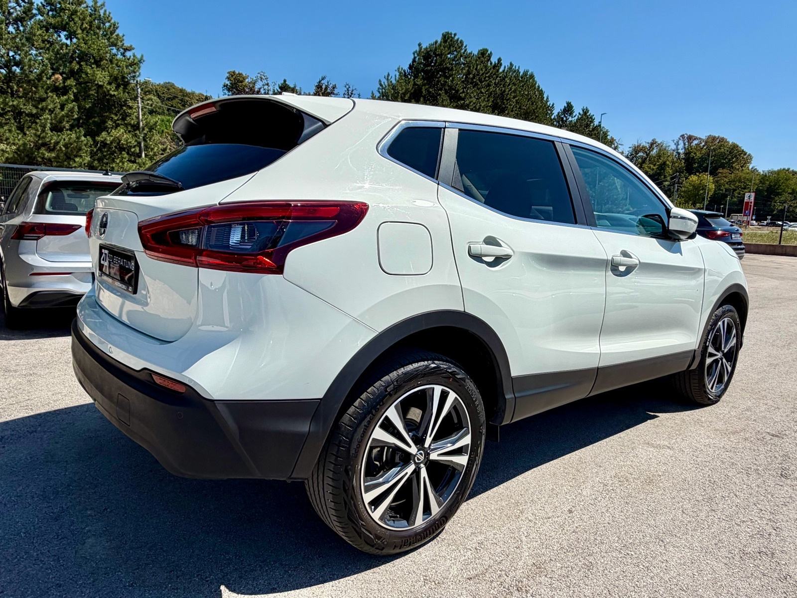 Nissan Qashqai 1,5 dCi N-Connecta V.Servis REG Kamera NAV R18 Servisna, fotografija 4