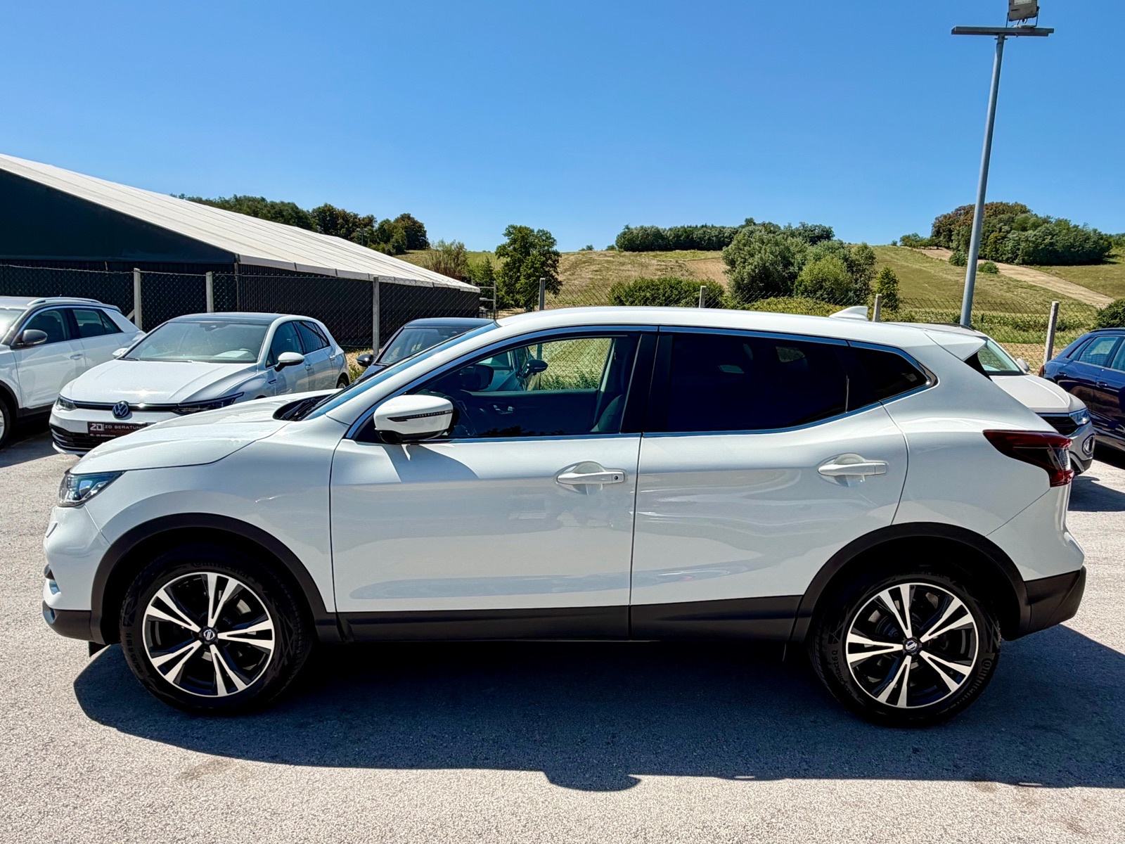 Nissan Qashqai 1,5 dCi N-Connecta V.Servis REG Kamera NAV R18 Servisna, fotografija 7