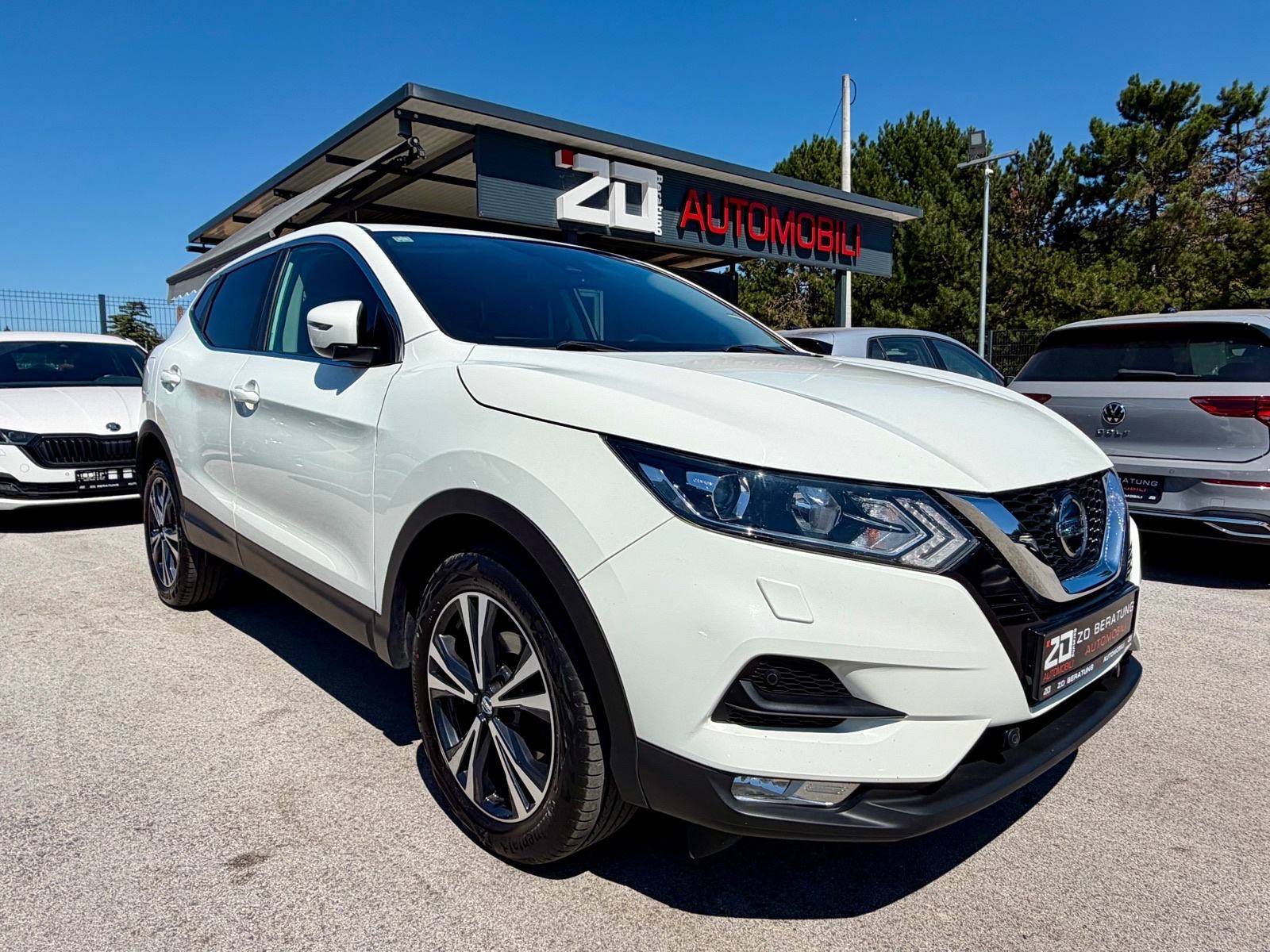 Nissan Qashqai 1,5 dCi N-Connecta V.Servis REG Kamera NAV R18 Servisna, fotografija 1