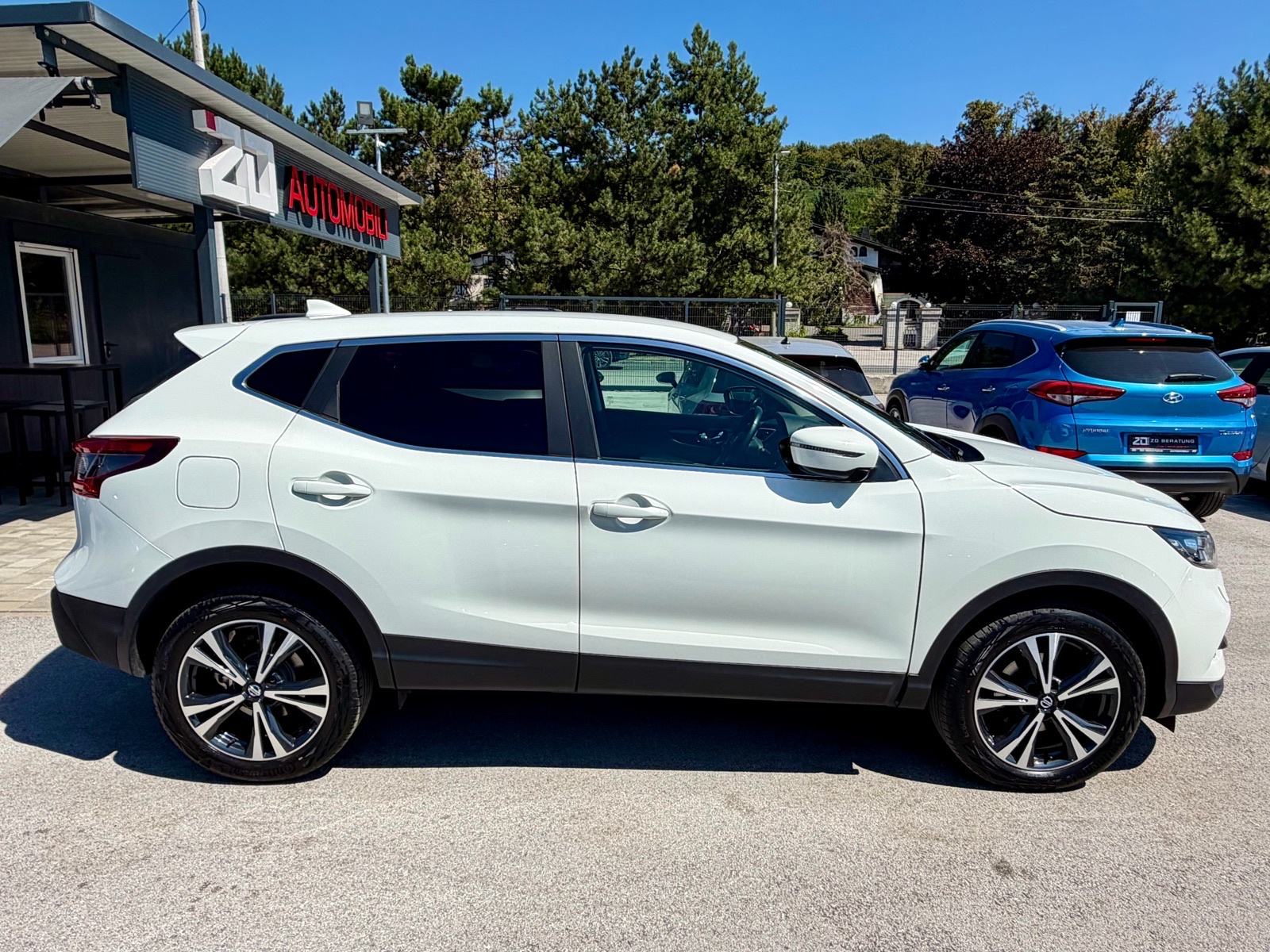 Nissan Qashqai 1,5 dCi N-Connecta V.Servis REG Kamera NAV R18 Servisna, fotografija 6