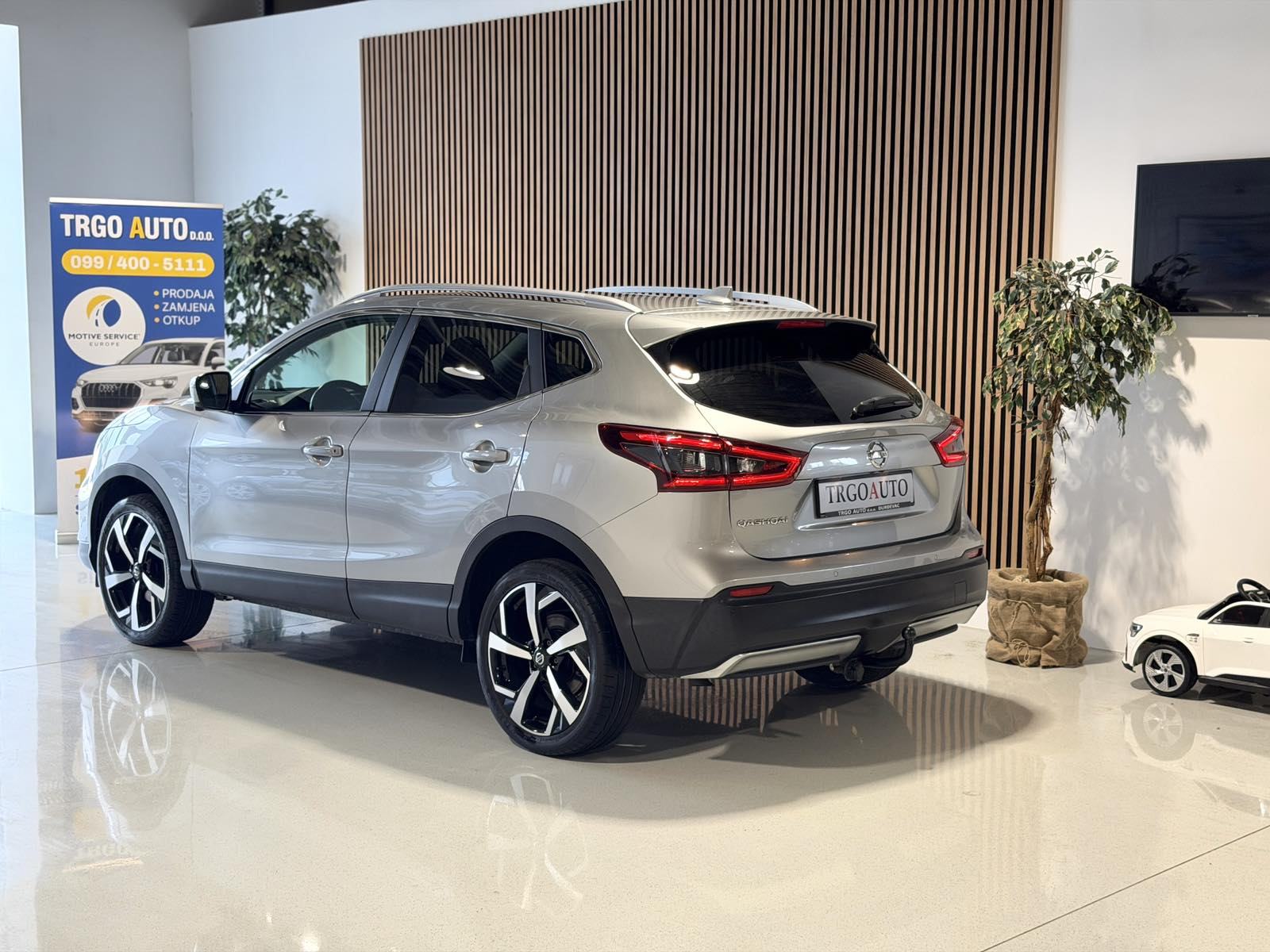Nissan Qashqai 1,5 dCi *PANORAMA -KAMERA 360' - 3.GODINE JAMSTVO*, fotografija 6