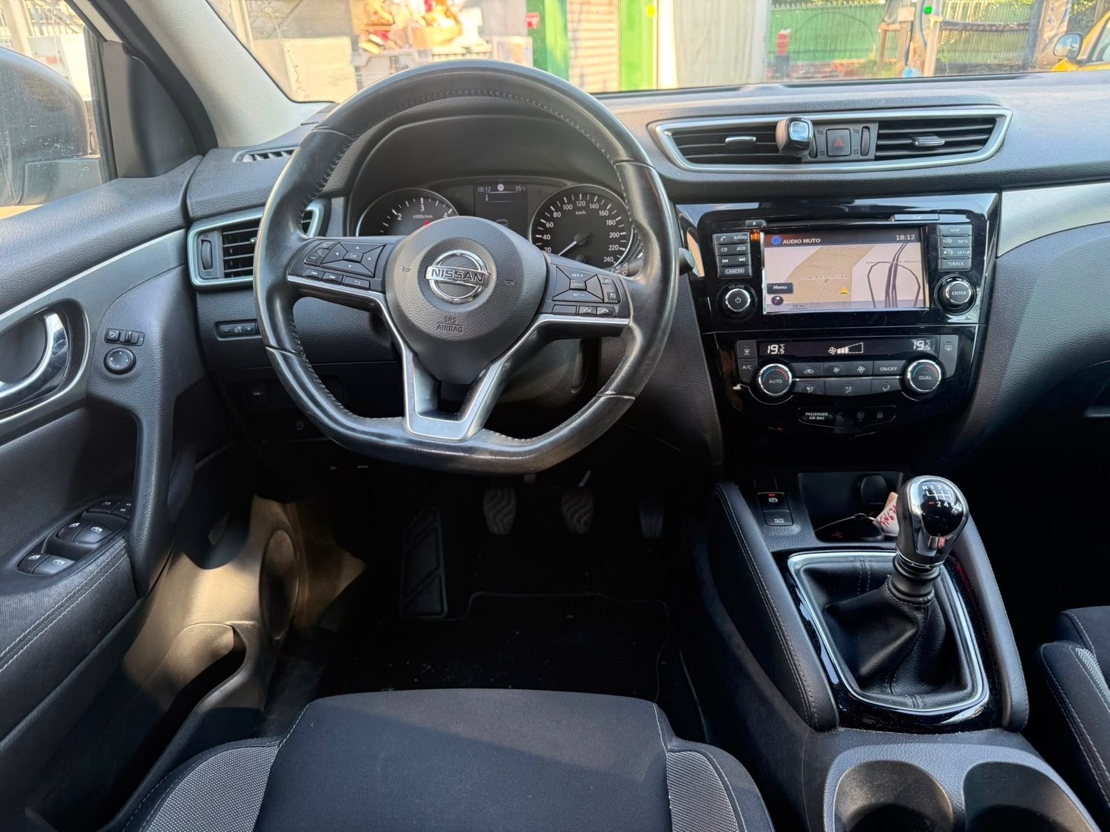 Nissan Qashqai 1,5 dCi TEKNA/PANORAMSKI KROV/NAVIGACIJA, fotografija 10