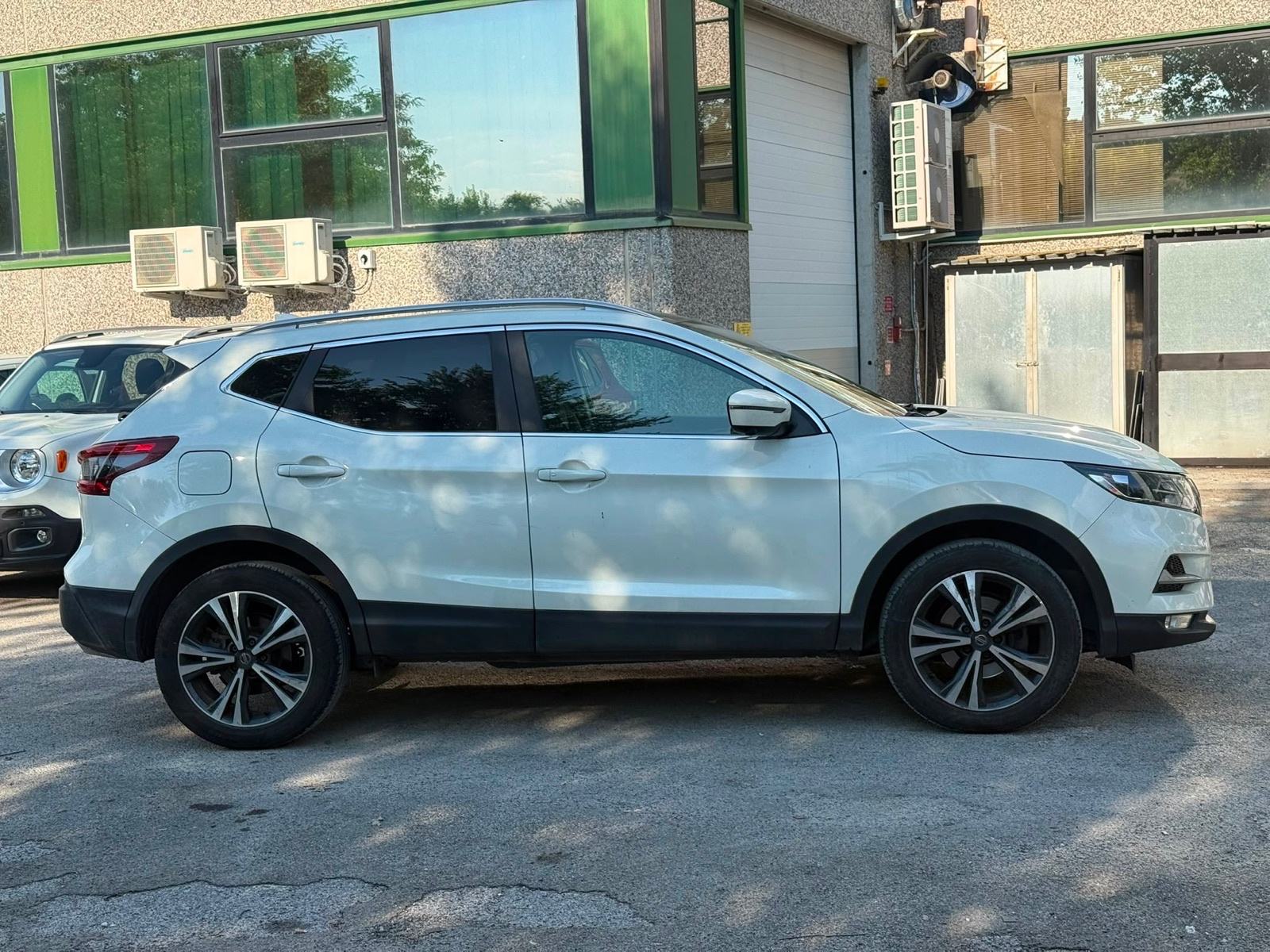 Nissan Qashqai 1,5 dCi TEKNA/PANORAMSKI KROV/NAVIGACIJA, fotografija 6