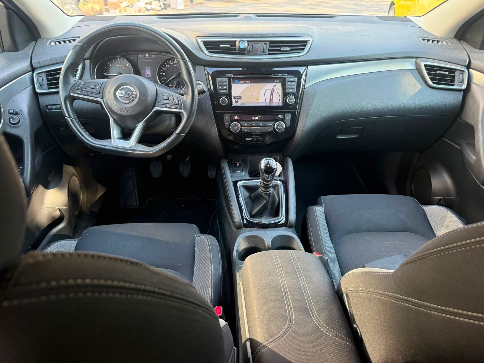 Nissan Qashqai 1,5 dCi TEKNA/PANORAMSKI KROV/NAVIGACIJA, fotografija 11