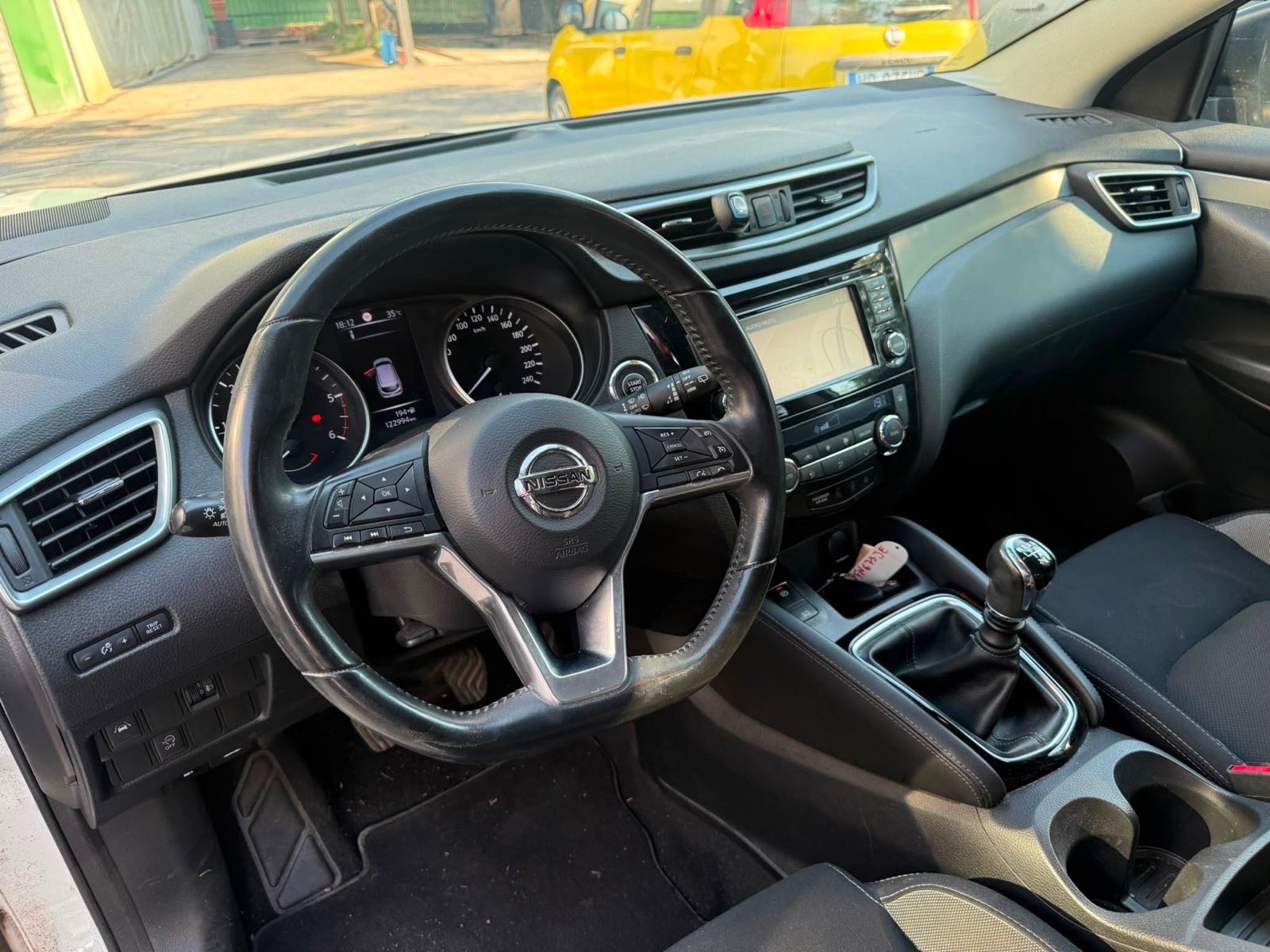 Nissan Qashqai 1,5 dCi TEKNA/PANORAMSKI KROV/NAVIGACIJA, fotografija 9