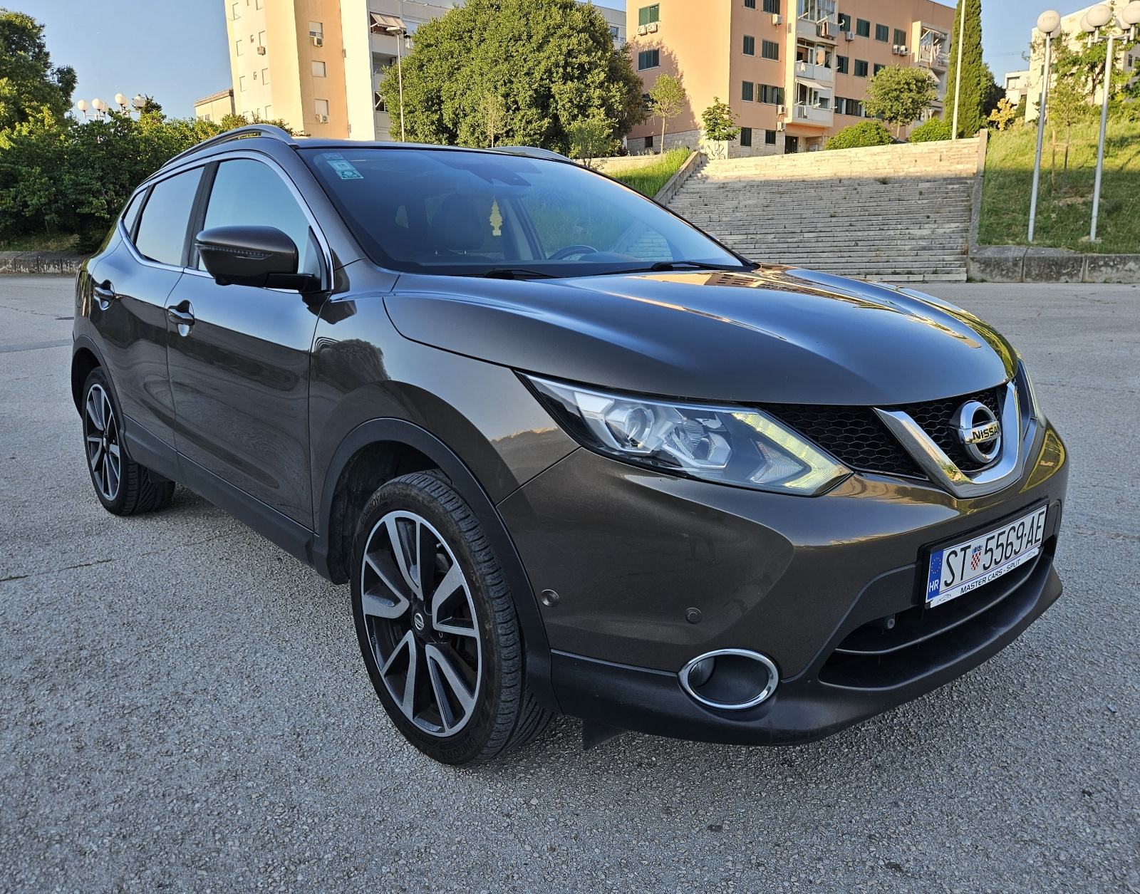 NISSAN QASHQAI 1,5 DCI • REG.12/2026. • FULL OPREMA TEKNA • ODLIČAN, fotografija 6