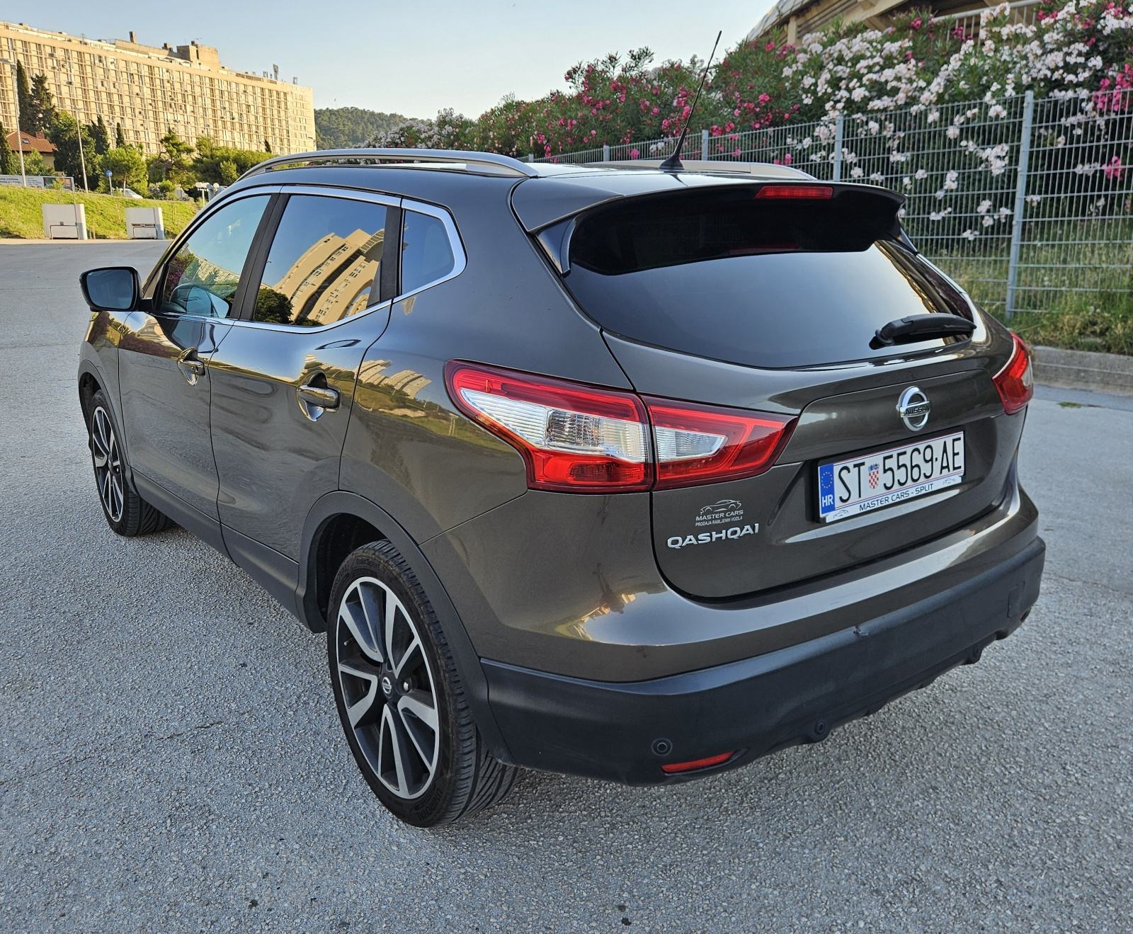 NISSAN QASHQAI 1,5 DCI • REG.12/2026. • FULL OPREMA TEKNA • ODLIČAN, fotografija 10