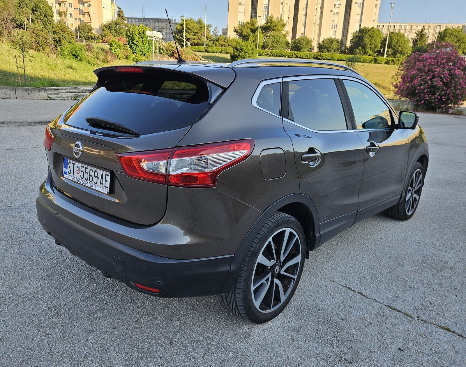 NISSAN QASHQAI 1,5 DCI • REG.12/2026. • FULL OPREMA TEKNA • ODLIČAN, fotografija 8
