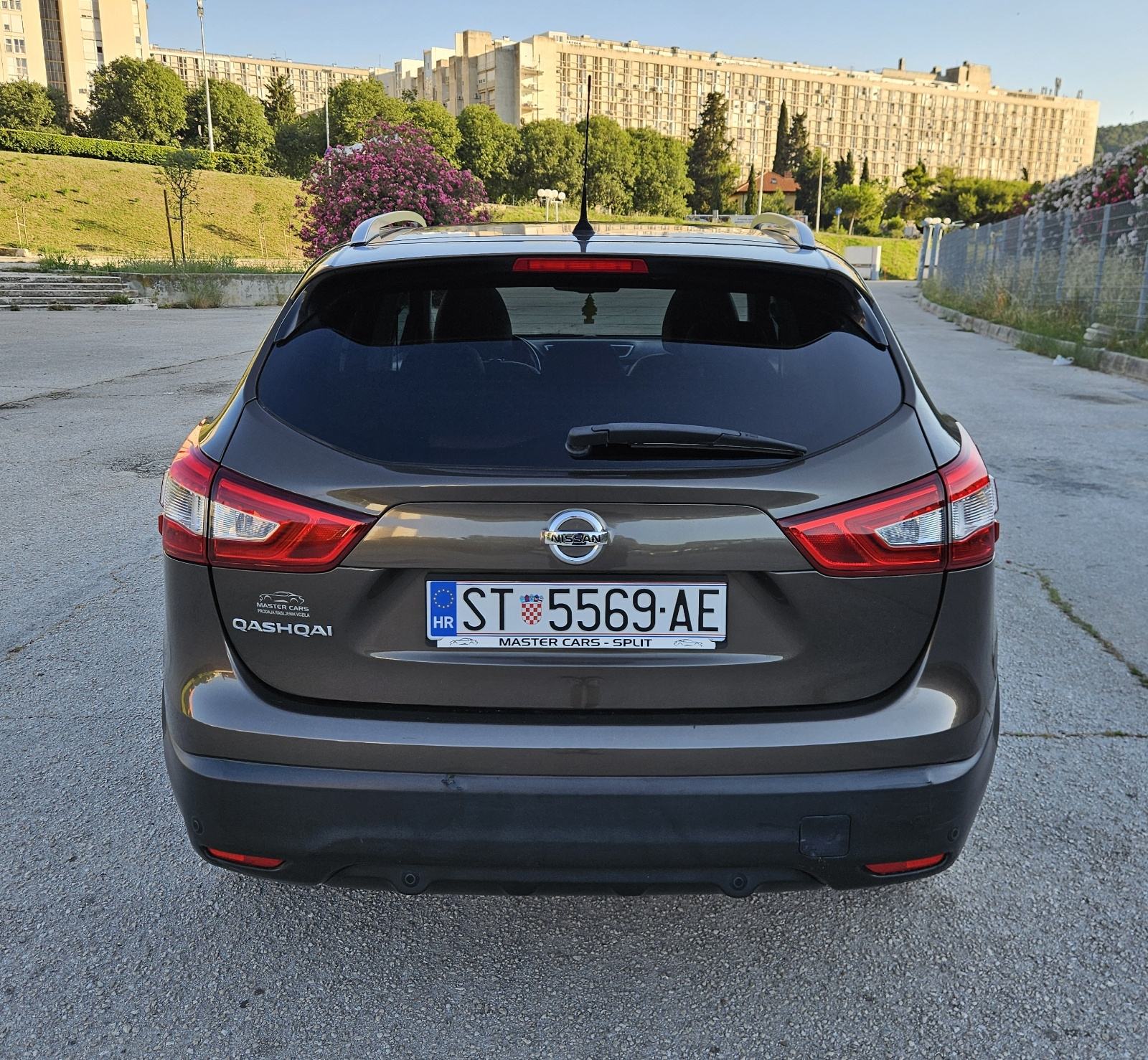 NISSAN QASHQAI 1,5 DCI • REG.12/2026. • FULL OPREMA TEKNA • ODLIČAN, fotografija 9