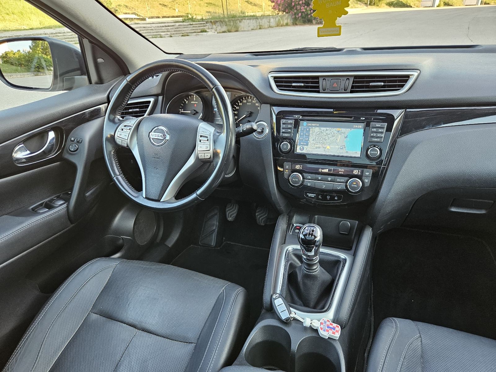NISSAN QASHQAI 1,5 DCI • REG.12/2026. • FULL OPREMA TEKNA • ODLIČAN, fotografija 19