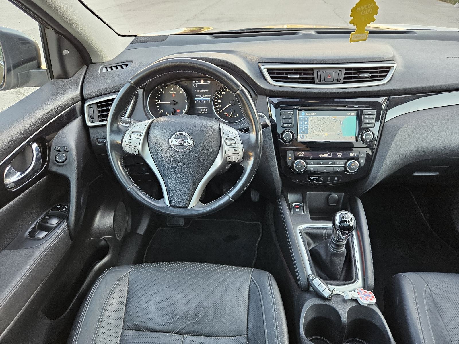 NISSAN QASHQAI 1,5 DCI • REG.12/2026. • FULL OPREMA TEKNA • ODLIČAN, fotografija 18