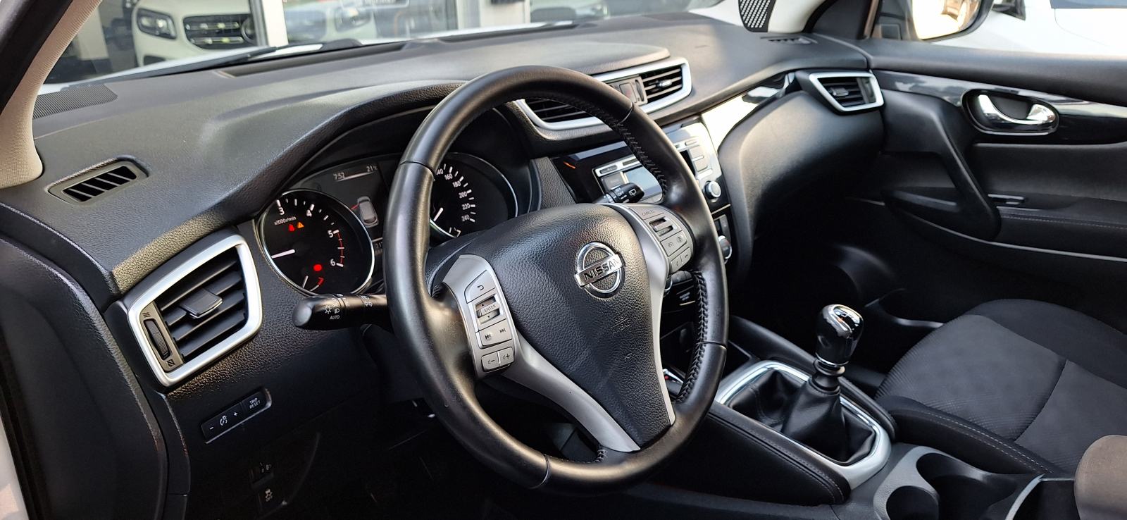 Nissan Qashqai 1,5 dCi, 6 BRZINA, LED, AUT. KLIMA, TEMO, 2XPDC, ALU..., fotografija 12